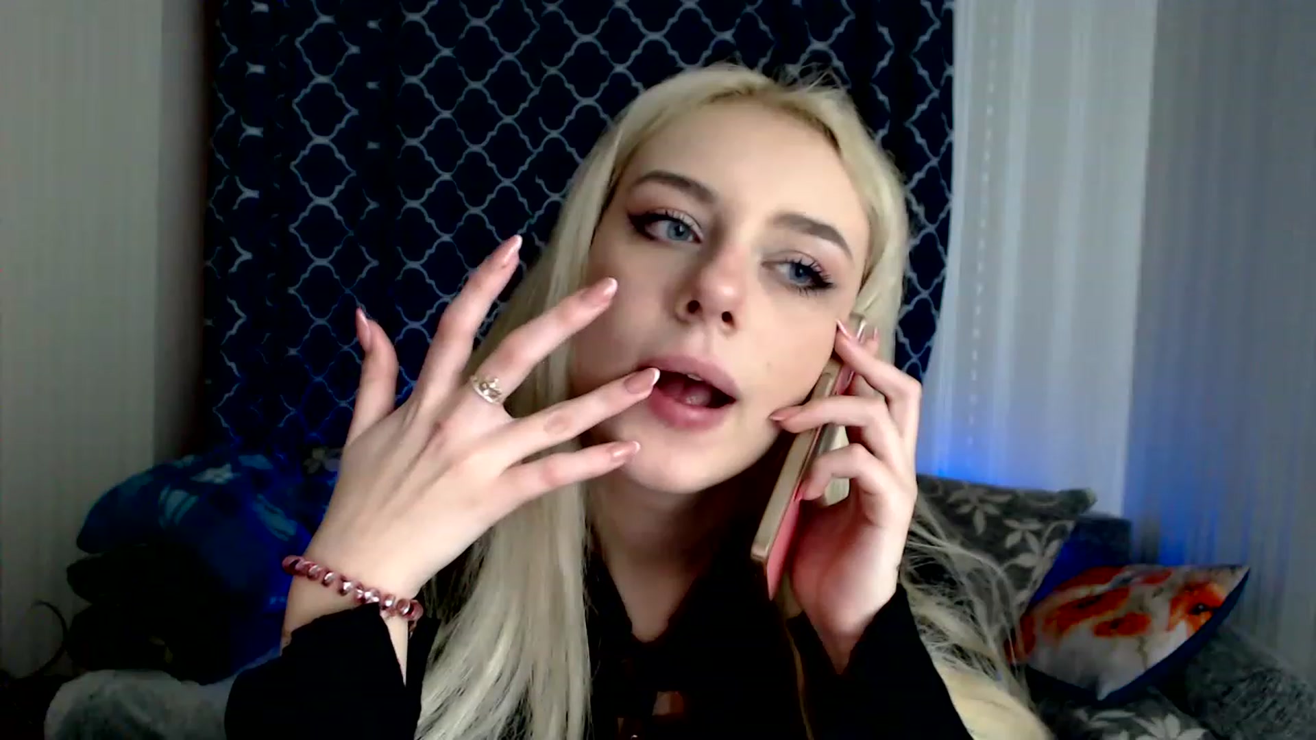 Gallery image thumbnail from Ririma_xo's myfreecams stream on, 11/26/2022, 11:18 image 5 of 20