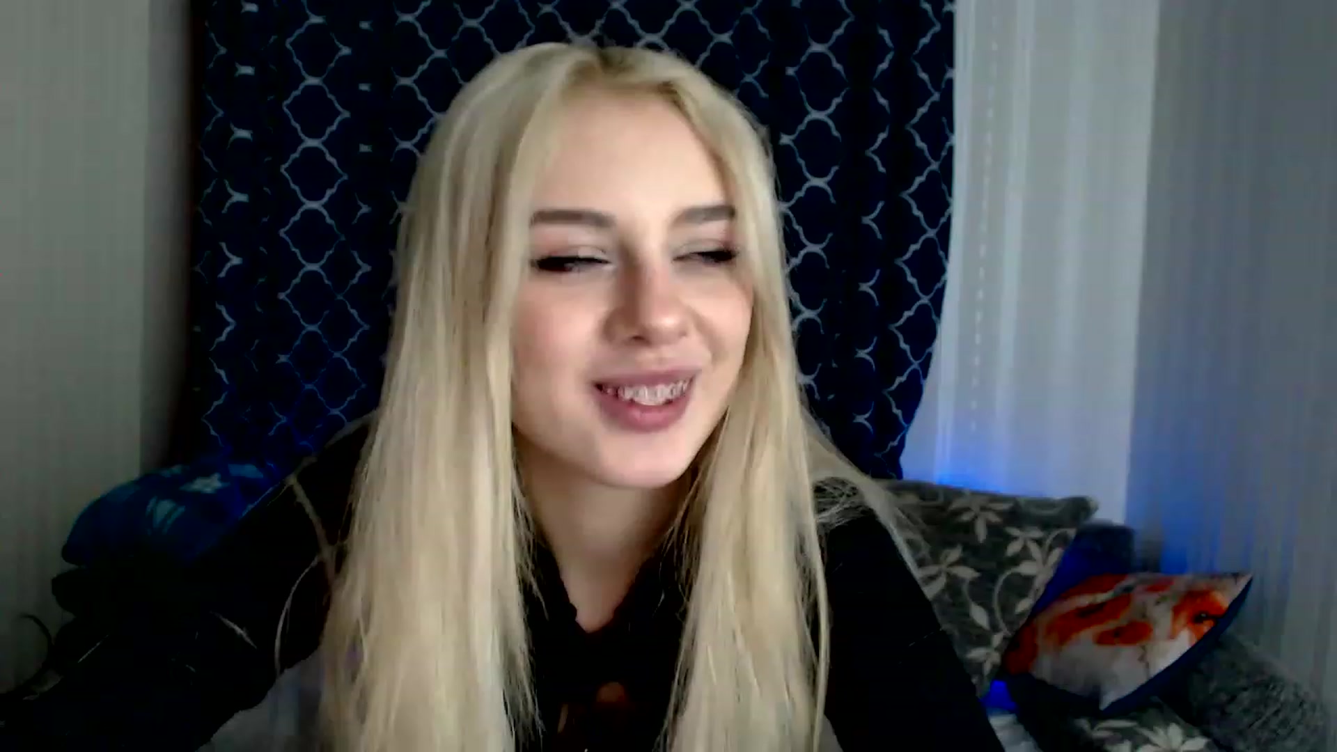 Gallery image thumbnail from Ririma_xo's myfreecams stream on, 11/26/2022, 11:18 image 9 of 20