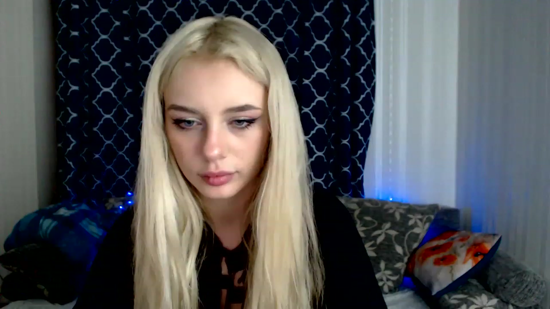 Gallery image thumbnail from Ririma_xo's myfreecams stream on, 11/26/2022, 12:08 image 1 of 20