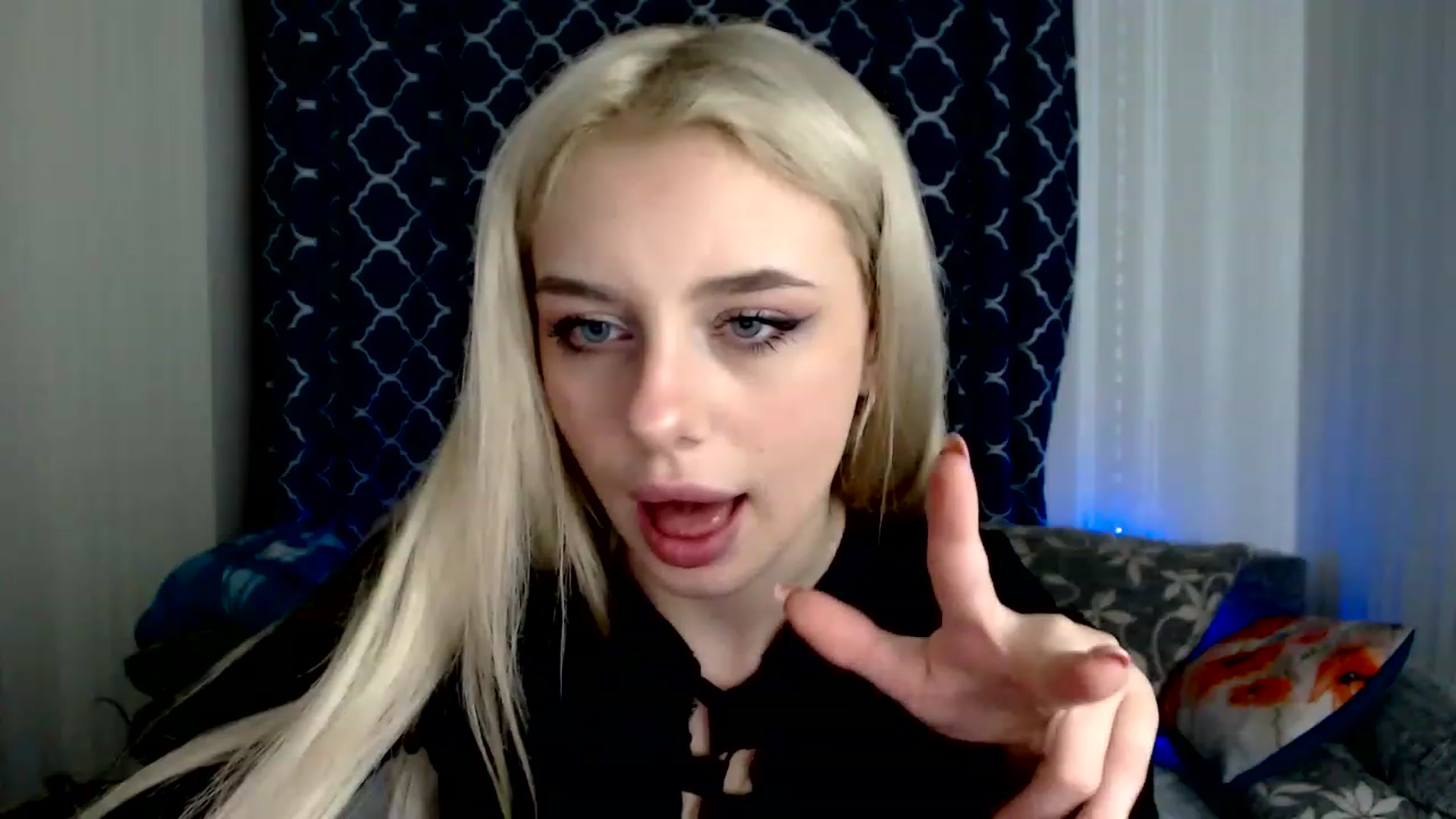 Gallery image thumbnail from Ririma_xo's myfreecams stream on, 11/26/2022, 12:08 image 19 of 20