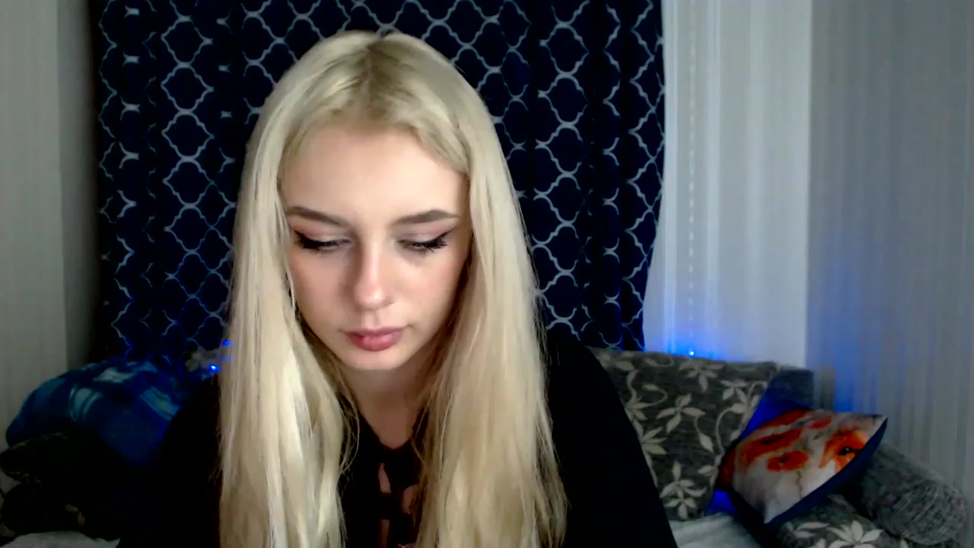 Gallery image thumbnail from Ririma_xo's myfreecams stream on, 11/26/2022, 12:08 image 2 of 20
