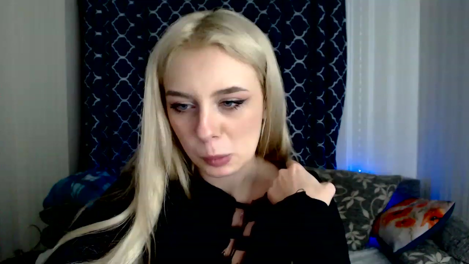 Gallery image thumbnail from Ririma_xo's myfreecams stream on, 11/26/2022, 12:08 image 20 of 20