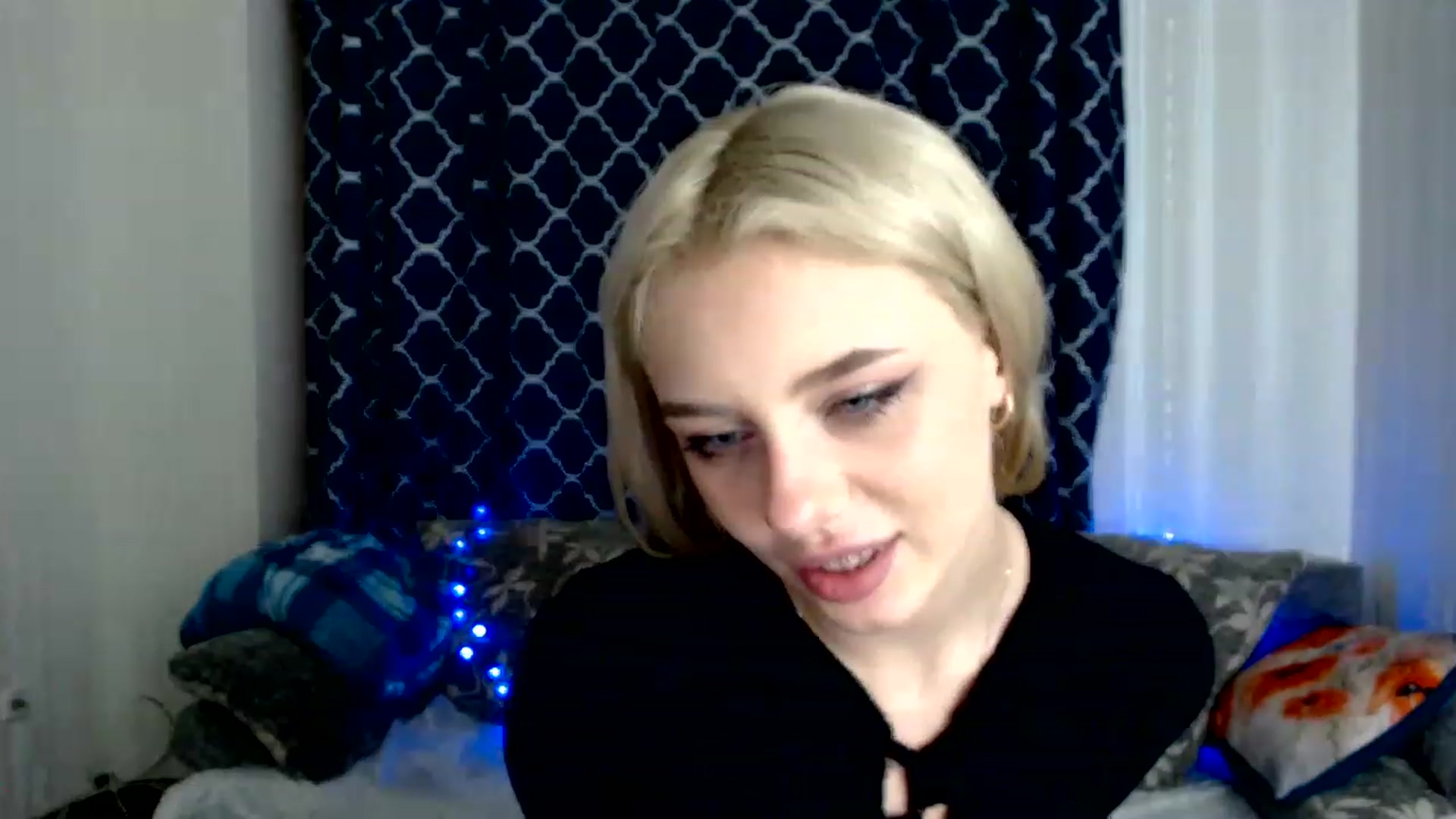 Gallery image thumbnail from Ririma_xo's myfreecams stream on, 11/26/2022, 12:08 image 12 of 20
