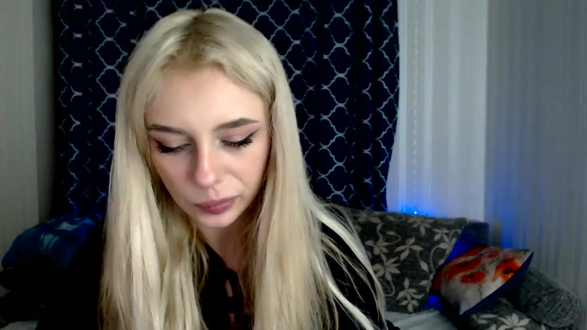 Gallery image thumbnail from Ririma_xo's myfreecams stream on, 11/26/2022, 12:08 image 8 of 20
