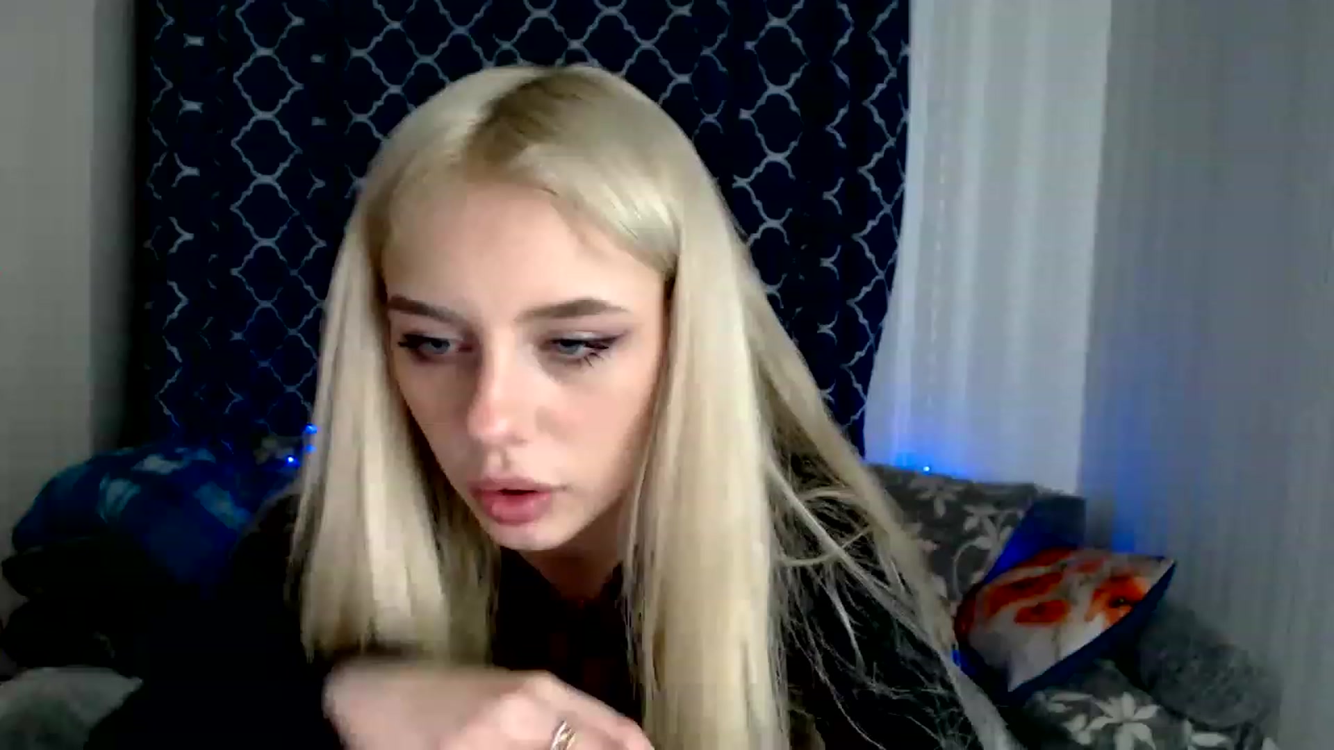 Gallery image thumbnail from Ririma_xo's myfreecams stream on, 11/26/2022, 13:02 image 14 of 20