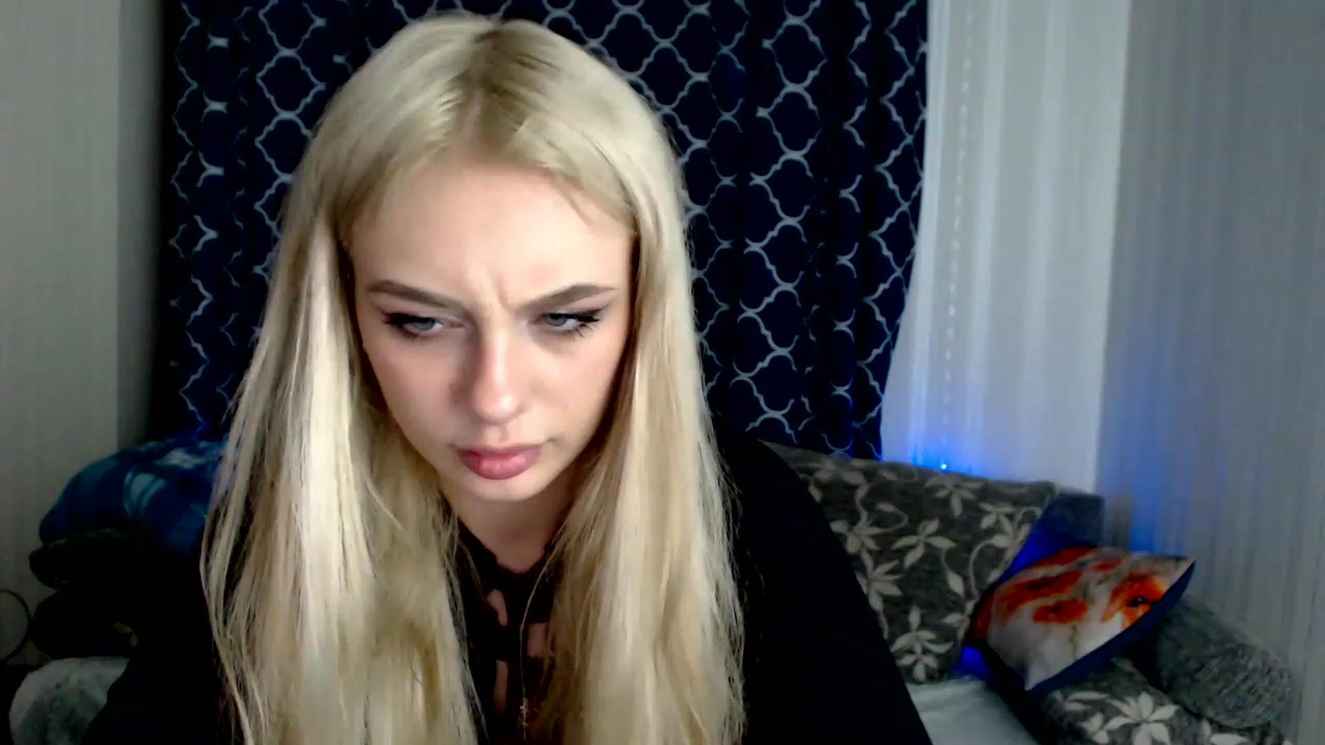Gallery image thumbnail from Ririma_xo's myfreecams stream on, 11/26/2022, 13:02 image 10 of 20
