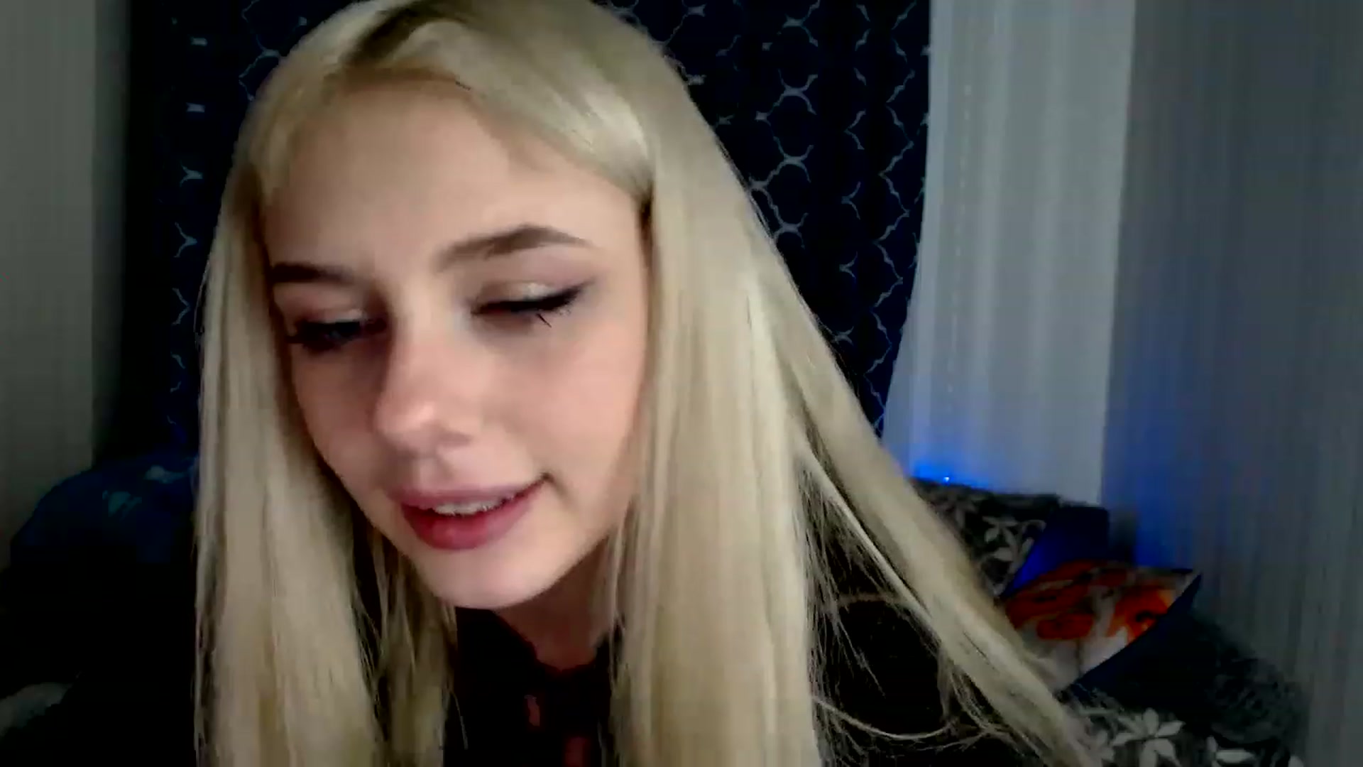 Gallery image thumbnail from Ririma_xo's myfreecams stream on, 11/26/2022, 13:02 image 15 of 20