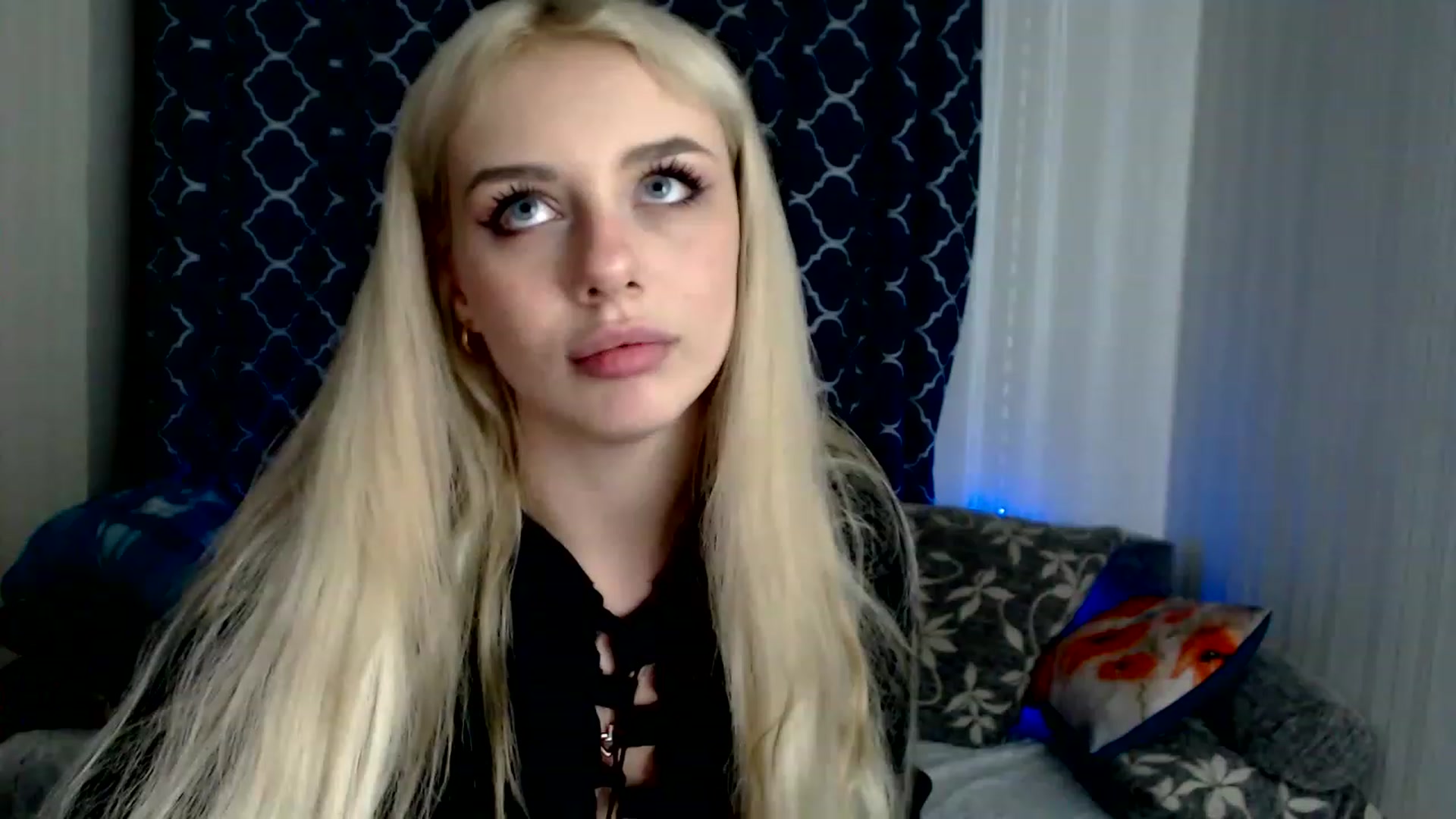 Gallery image thumbnail from Ririma_xo's myfreecams stream on, 11/26/2022, 13:02 image 18 of 20