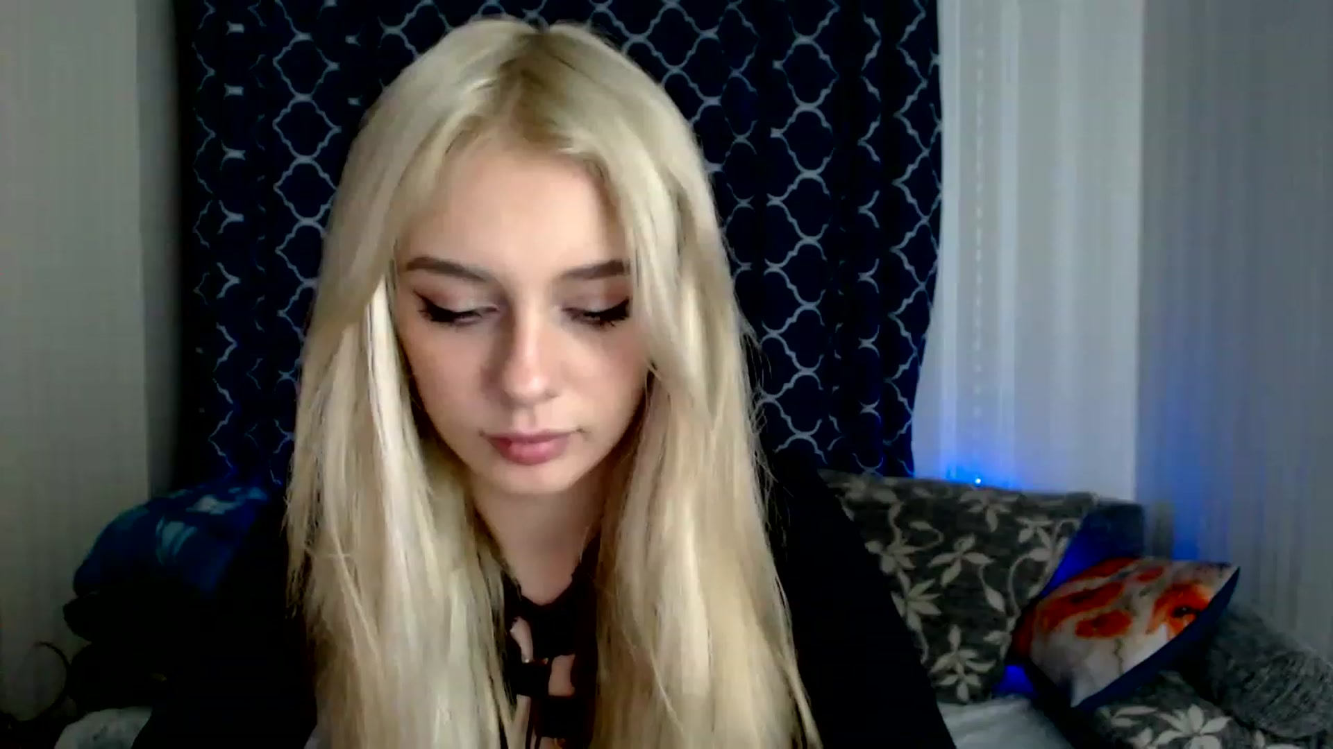 Gallery image thumbnail from Ririma_xo's myfreecams stream on, 11/26/2022, 13:02 image 4 of 20