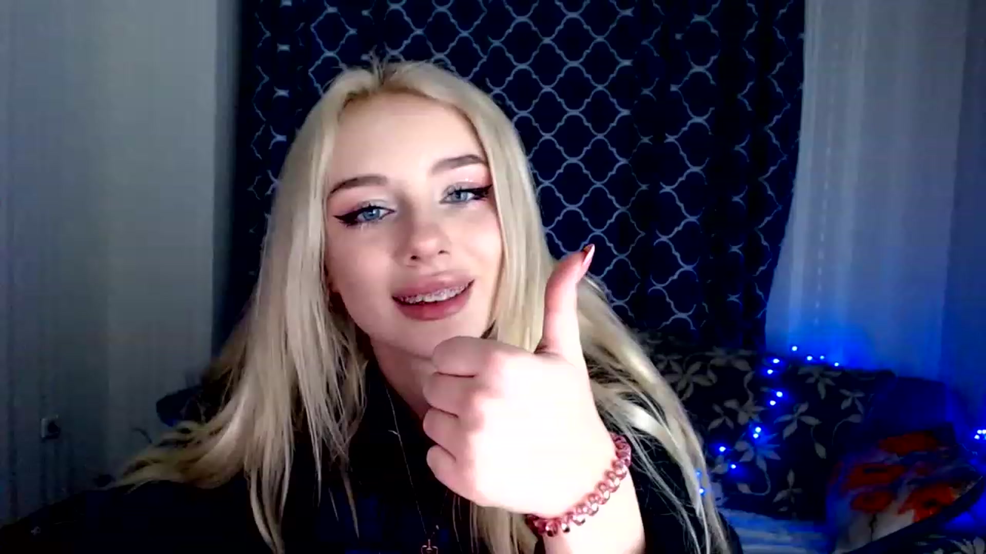 Gallery image thumbnail from Ririma_xo's myfreecams stream on, 11/27/2022, 15:06 image 18 of 20
