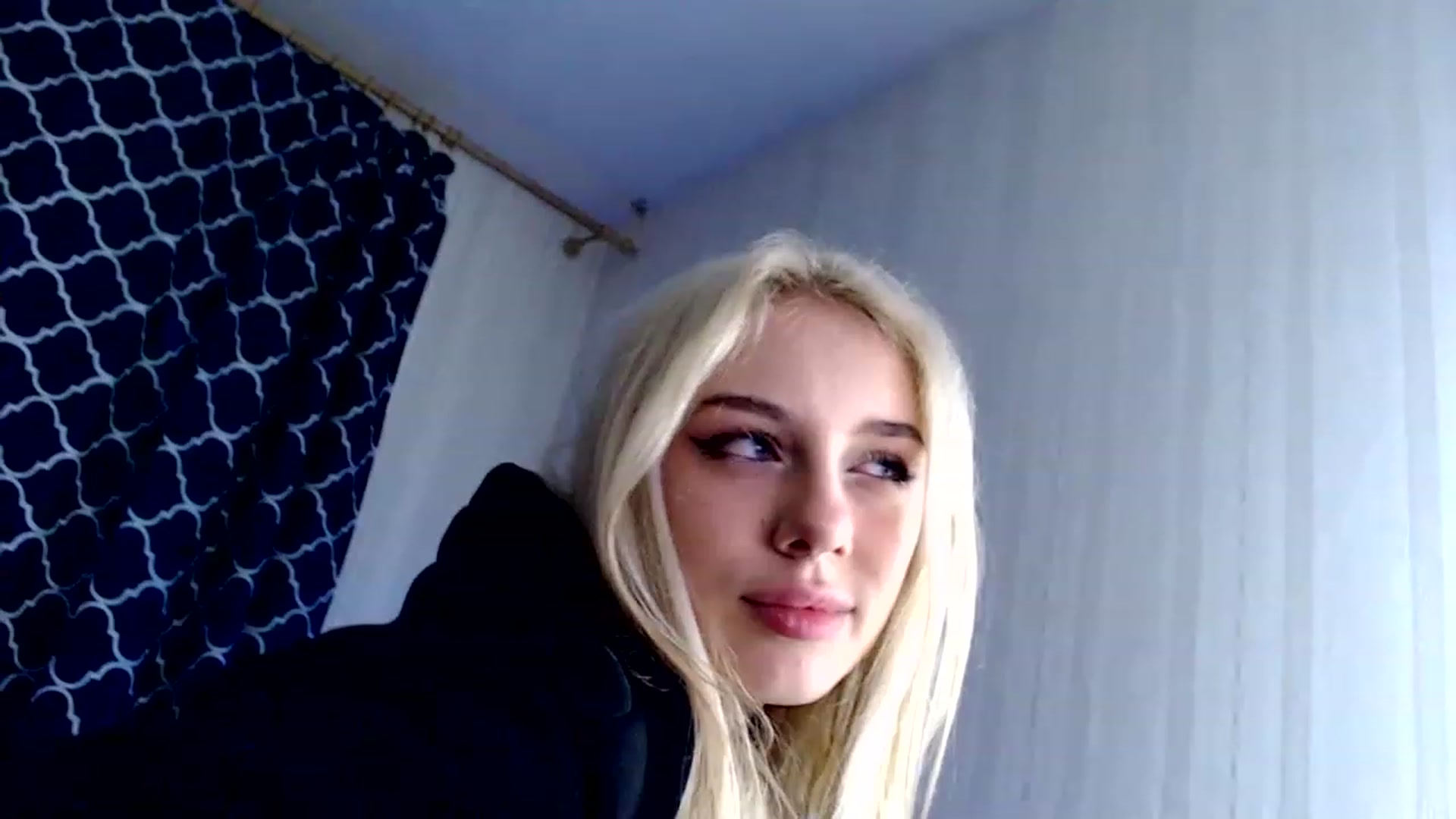 Gallery image thumbnail from Ririma_xo's myfreecams stream on, 11/27/2022, 16:39 image 4 of 20