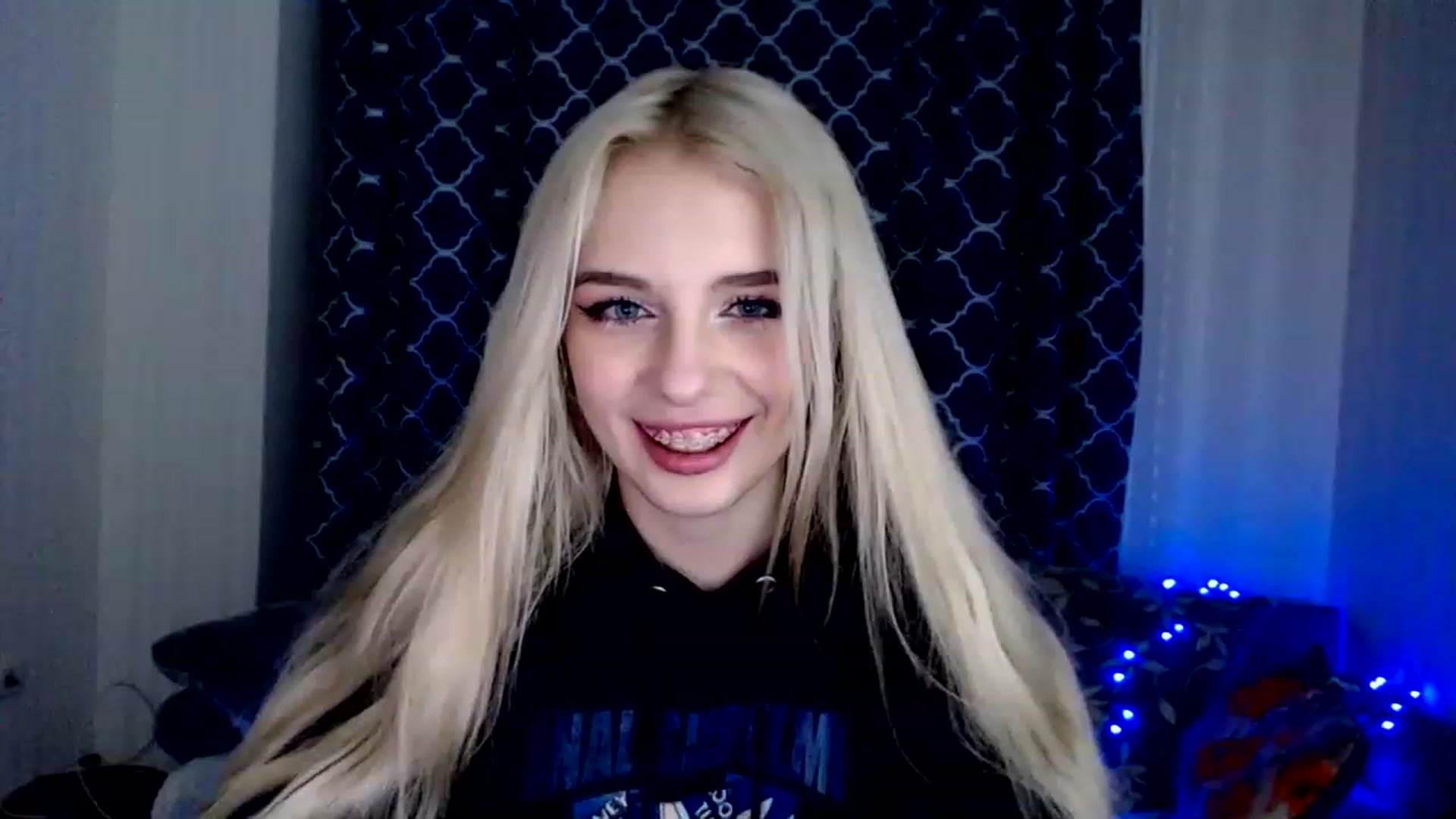 Gallery image thumbnail from Ririma_xo's myfreecams stream on, 11/27/2022, 18:12 image 2 of 20