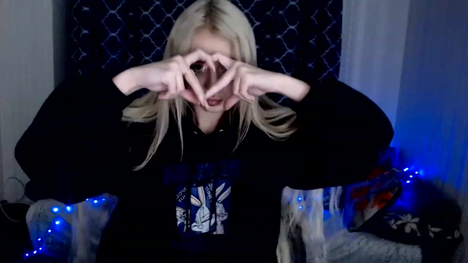 Gallery image thumbnail from Ririma_xo's myfreecams stream on, 11/27/2022, 18:12 image 19 of 20