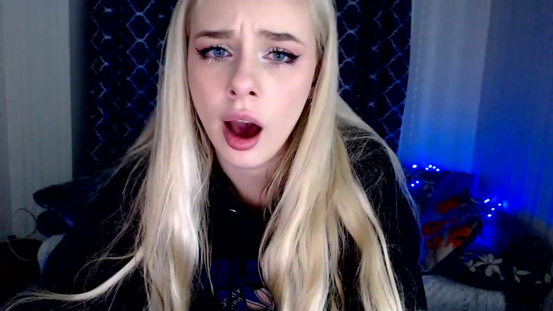 Gallery image thumbnail from Ririma_xo's myfreecams stream on, 11/27/2022, 18:12 image 15 of 20