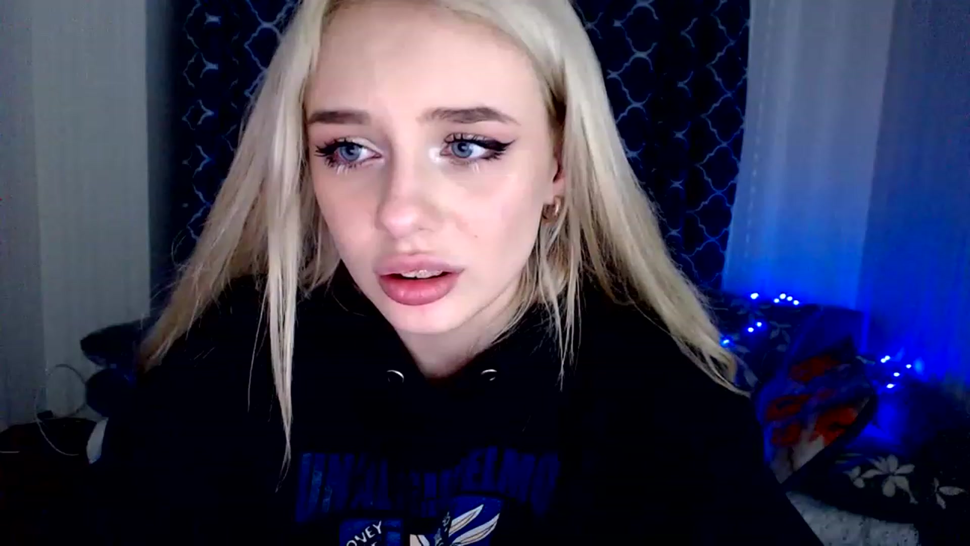 Gallery image thumbnail from Ririma_xo's myfreecams stream on, 11/27/2022, 18:45 image 19 of 20