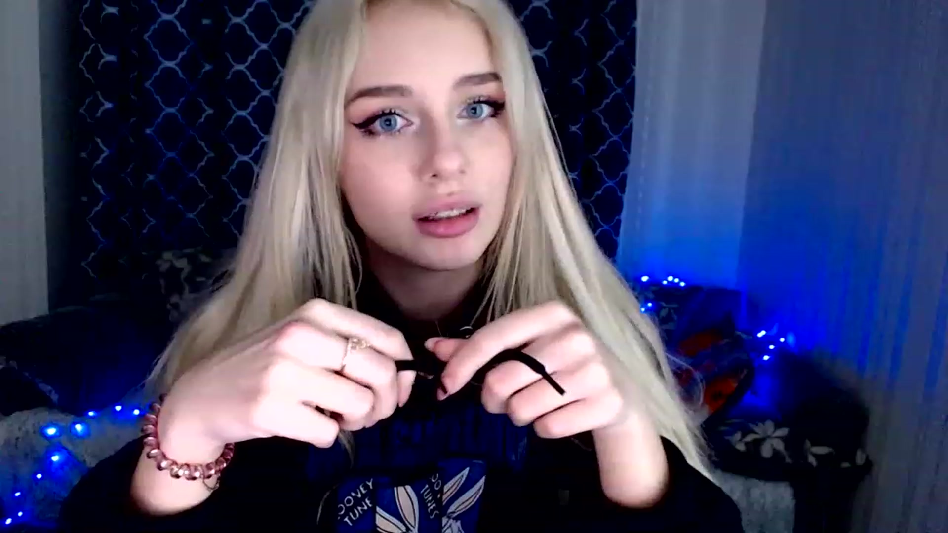 Gallery image thumbnail from Ririma_xo's myfreecams stream on, 11/27/2022, 18:45 image 11 of 20