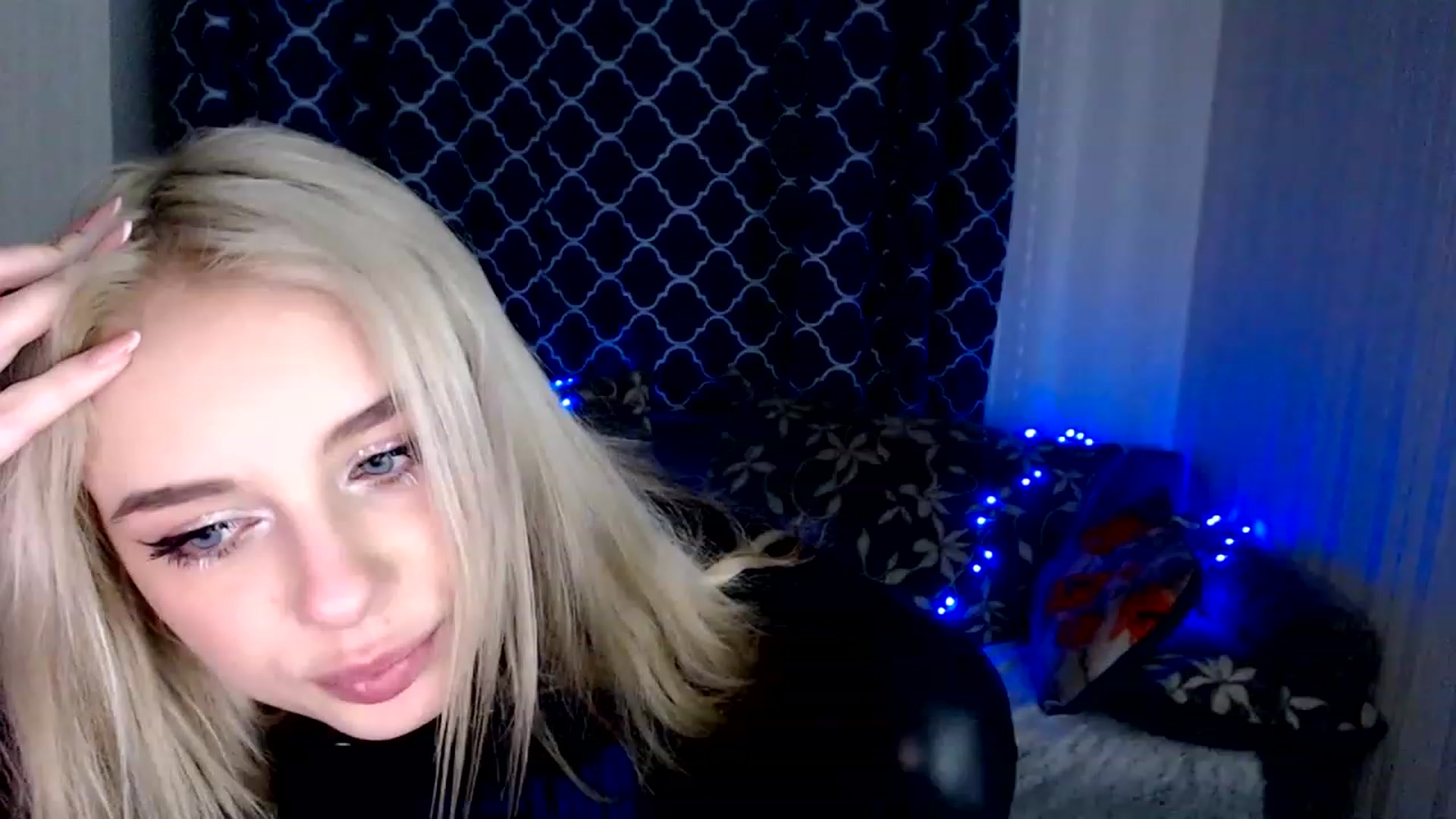 Gallery image thumbnail from Ririma_xo's myfreecams stream on, 11/27/2022, 18:45 image 2 of 20