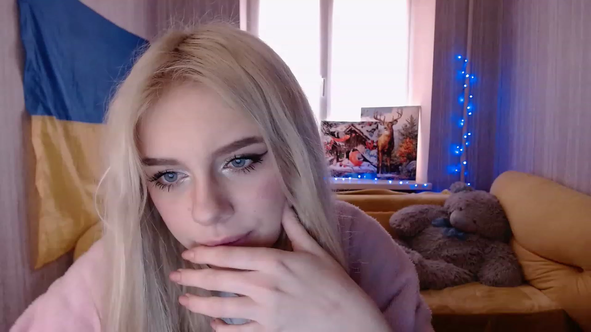 Gallery image thumbnail from Ririma_xo's myfreecams stream on, 12/02/2022, 09:39 image 8 of 20