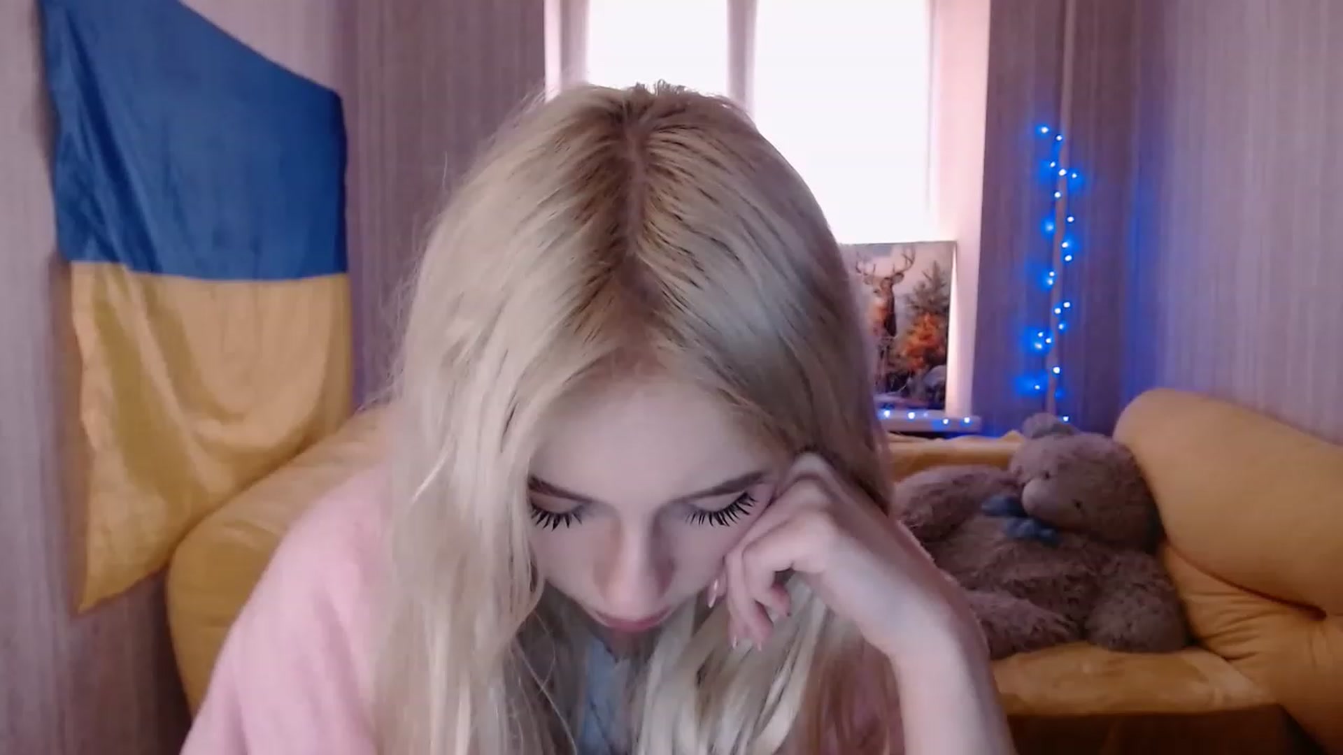 Gallery image thumbnail from Ririma_xo's myfreecams stream on, 12/02/2022, 09:39 image 7 of 20