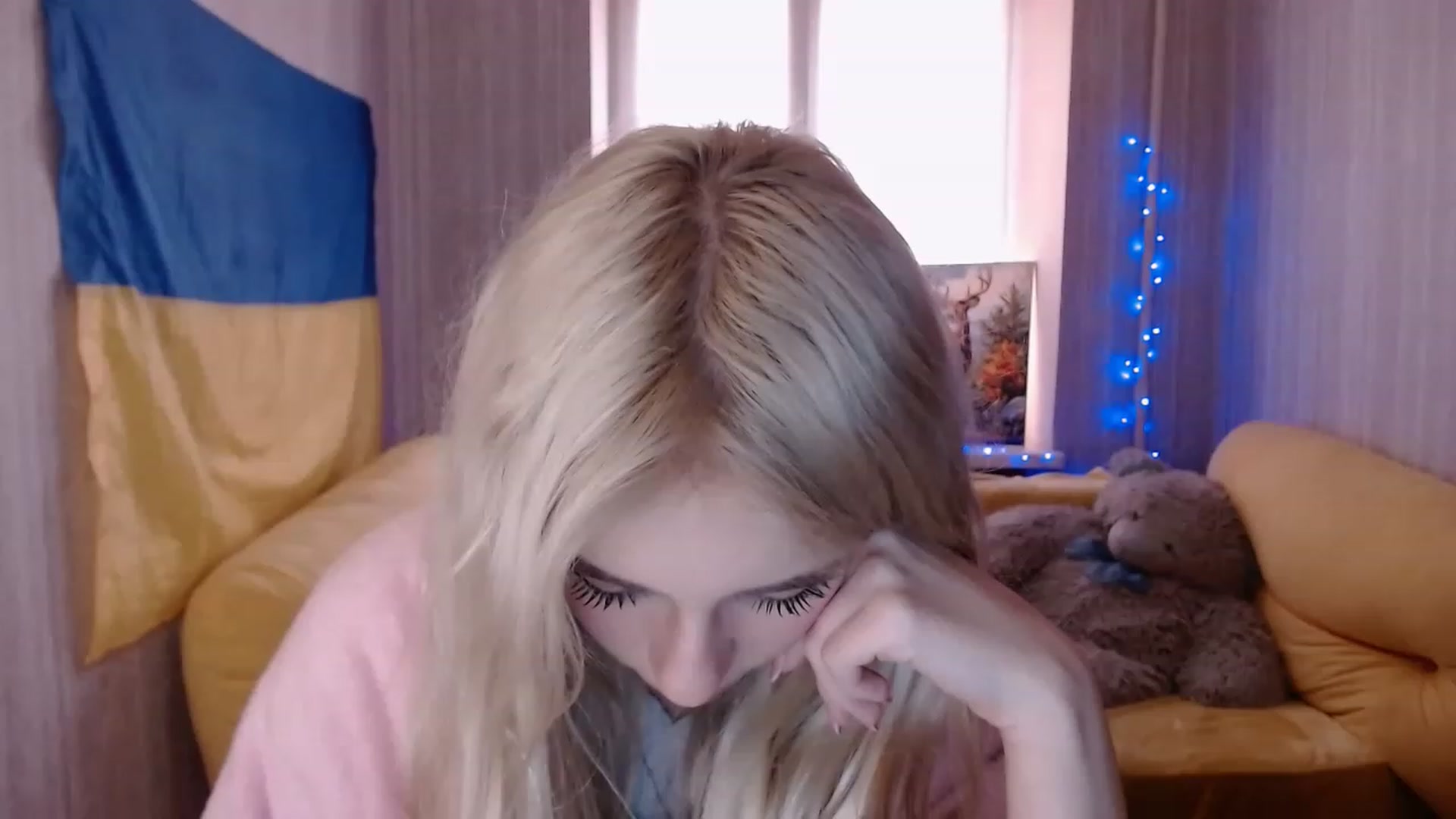 Gallery image thumbnail from Ririma_xo's myfreecams stream on, 12/02/2022, 09:39 image 4 of 20