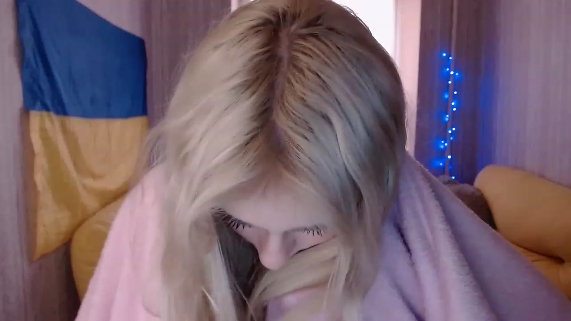 Gallery image thumbnail from Ririma_xo's myfreecams stream on, 12/02/2022, 09:39 image 12 of 20