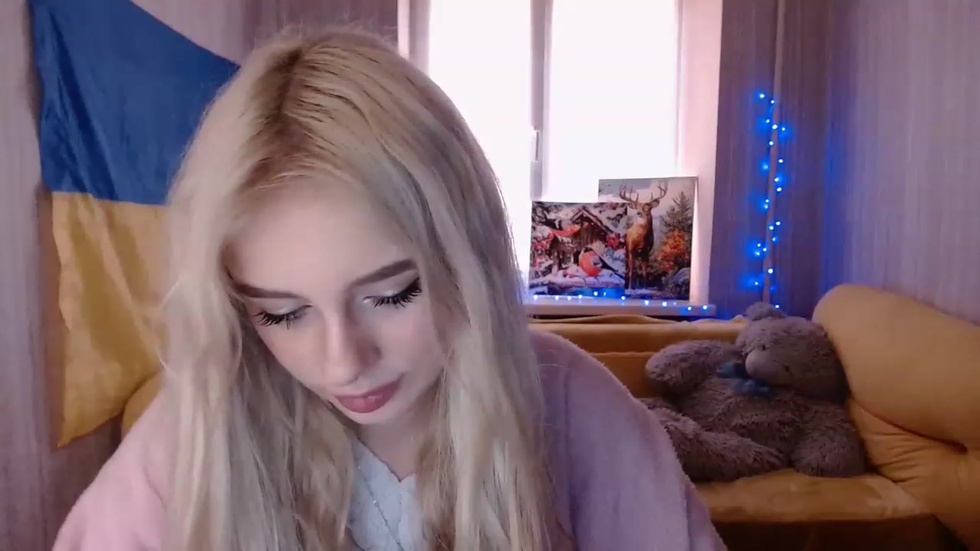 Gallery image thumbnail from Ririma_xo's myfreecams stream on, 12/02/2022, 09:39 image 9 of 20