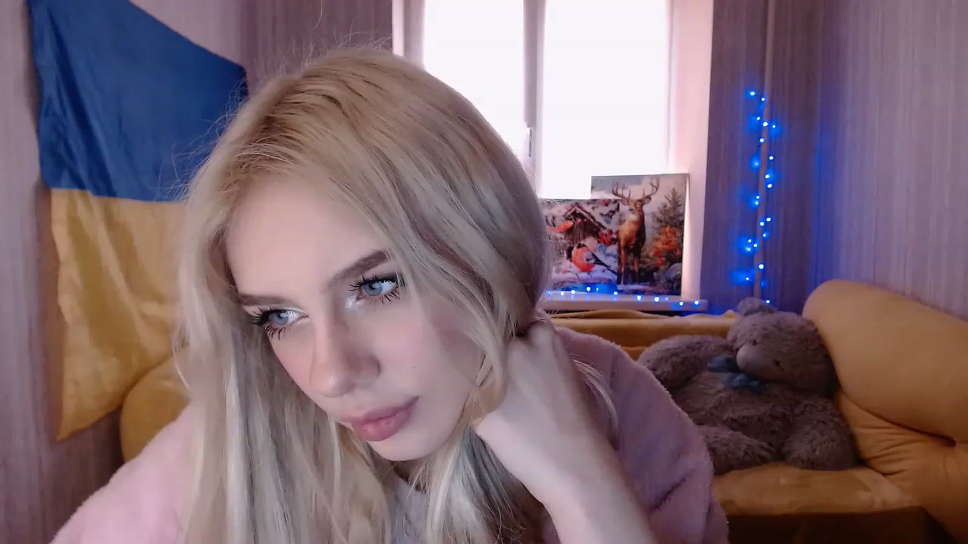 Gallery image thumbnail from Ririma_xo's myfreecams stream on, 12/02/2022, 09:39 image 3 of 20