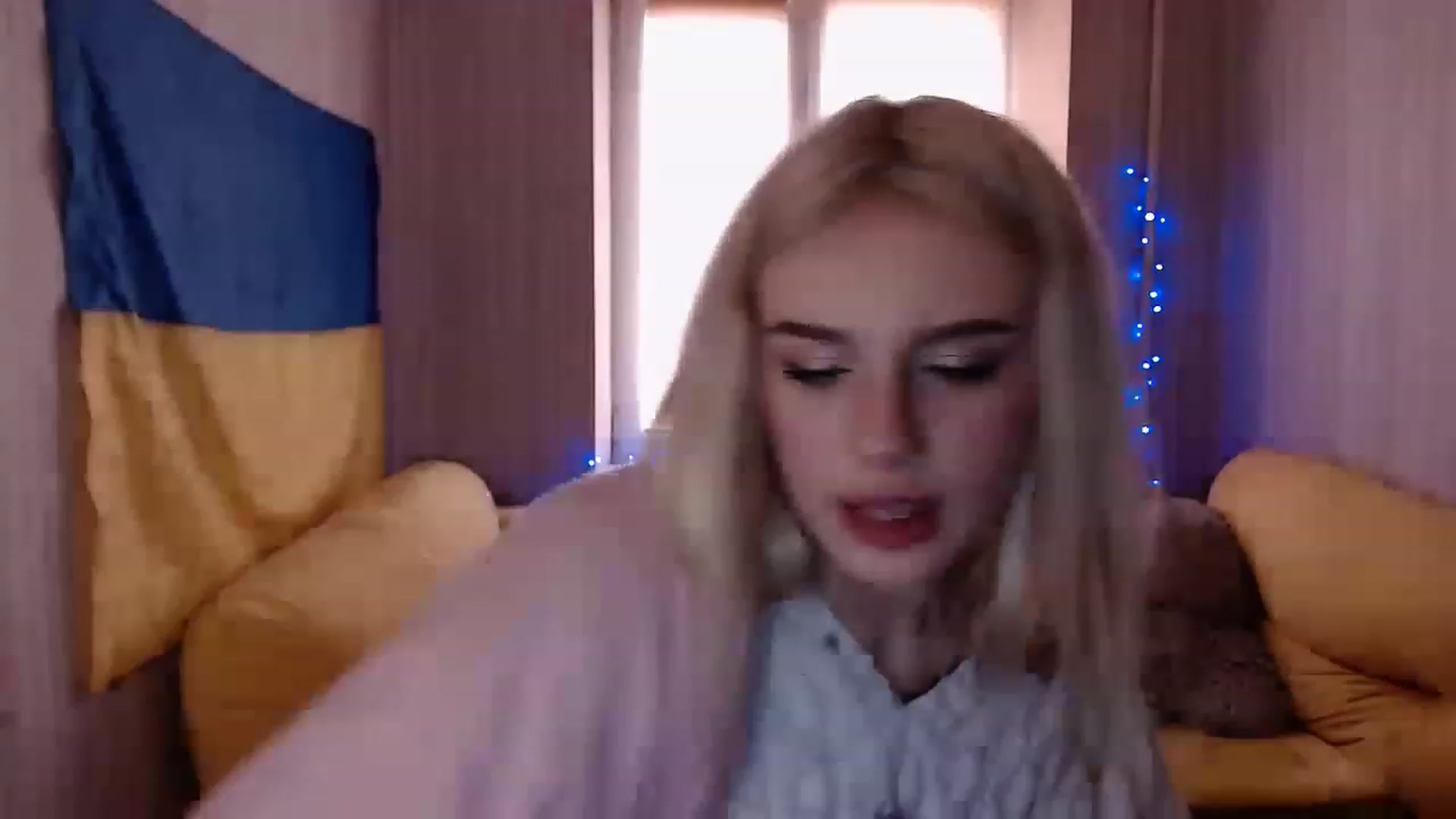 Gallery image thumbnail from Ririma_xo's myfreecams stream on, 12/02/2022, 12:44 image 5 of 20