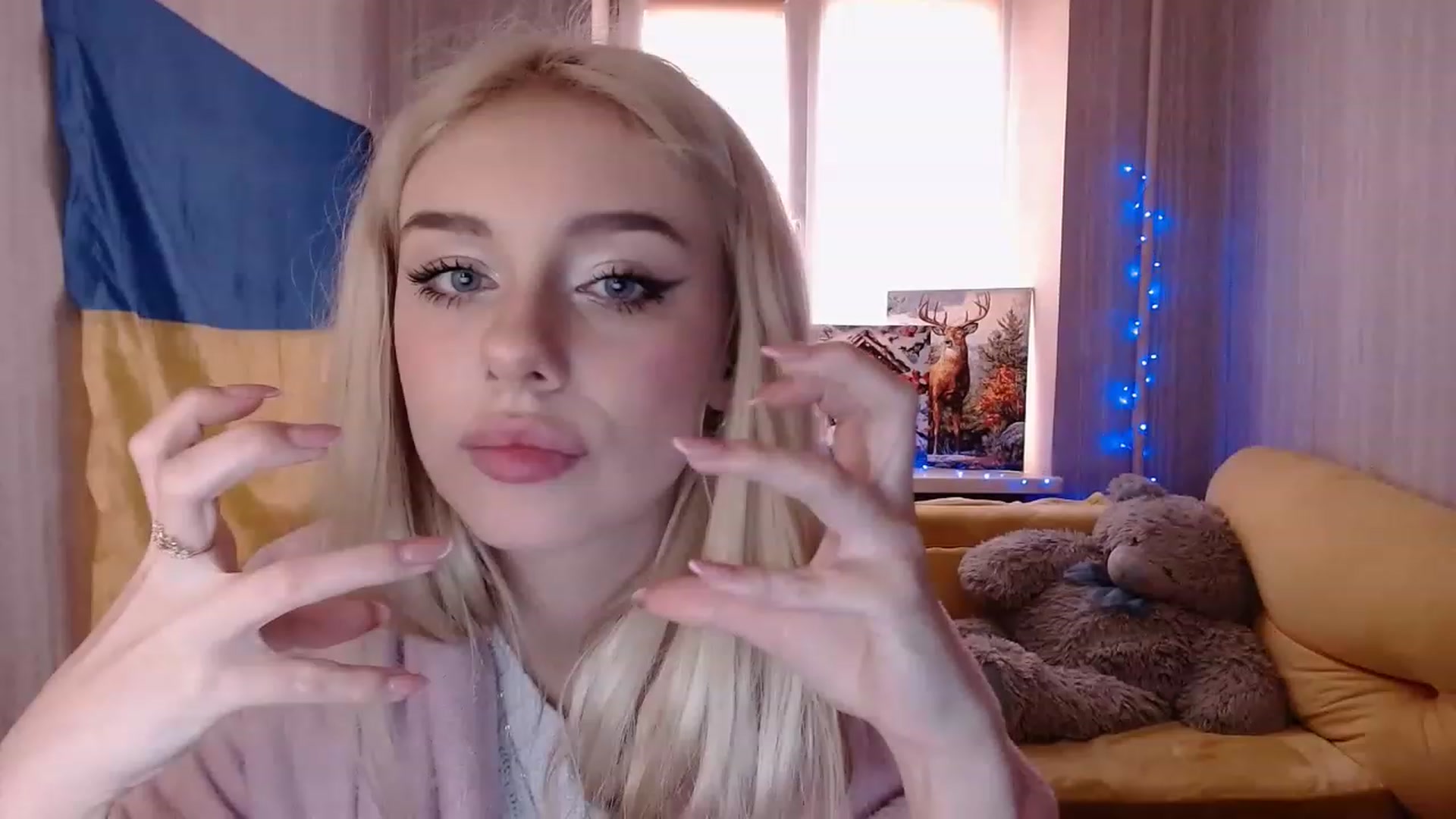 Gallery image thumbnail from Ririma_xo's myfreecams stream on, 12/02/2022, 12:44 image 7 of 20