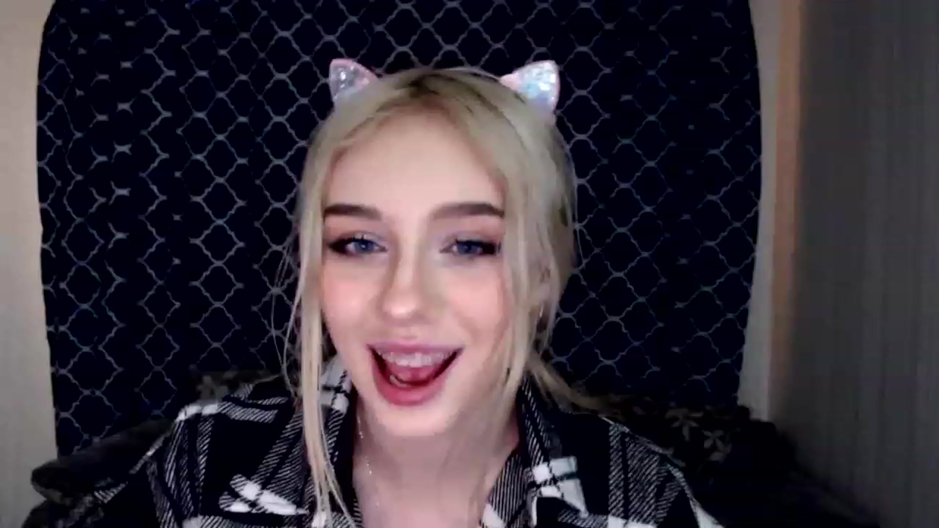 Gallery image thumbnail from Ririma_xo's myfreecams stream on, 12/03/2022, 11:24 image 2 of 20