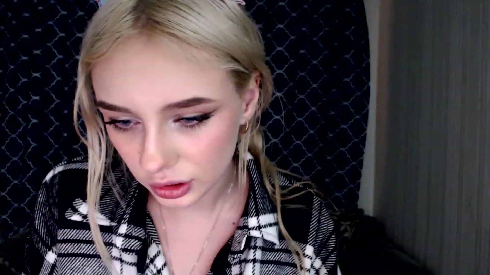 Gallery image thumbnail from Ririma_xo's myfreecams stream on, 12/03/2022, 11:24 image 13 of 20