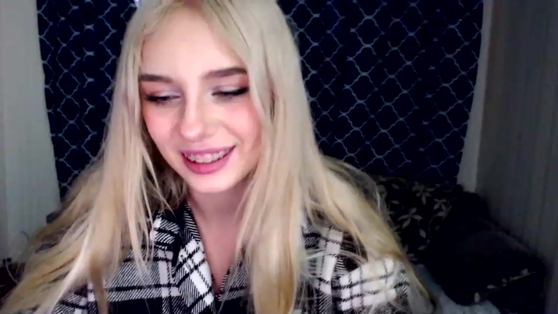 Gallery image thumbnail from Ririma_xo's myfreecams stream on, 12/03/2022, 12:59 image 8 of 20