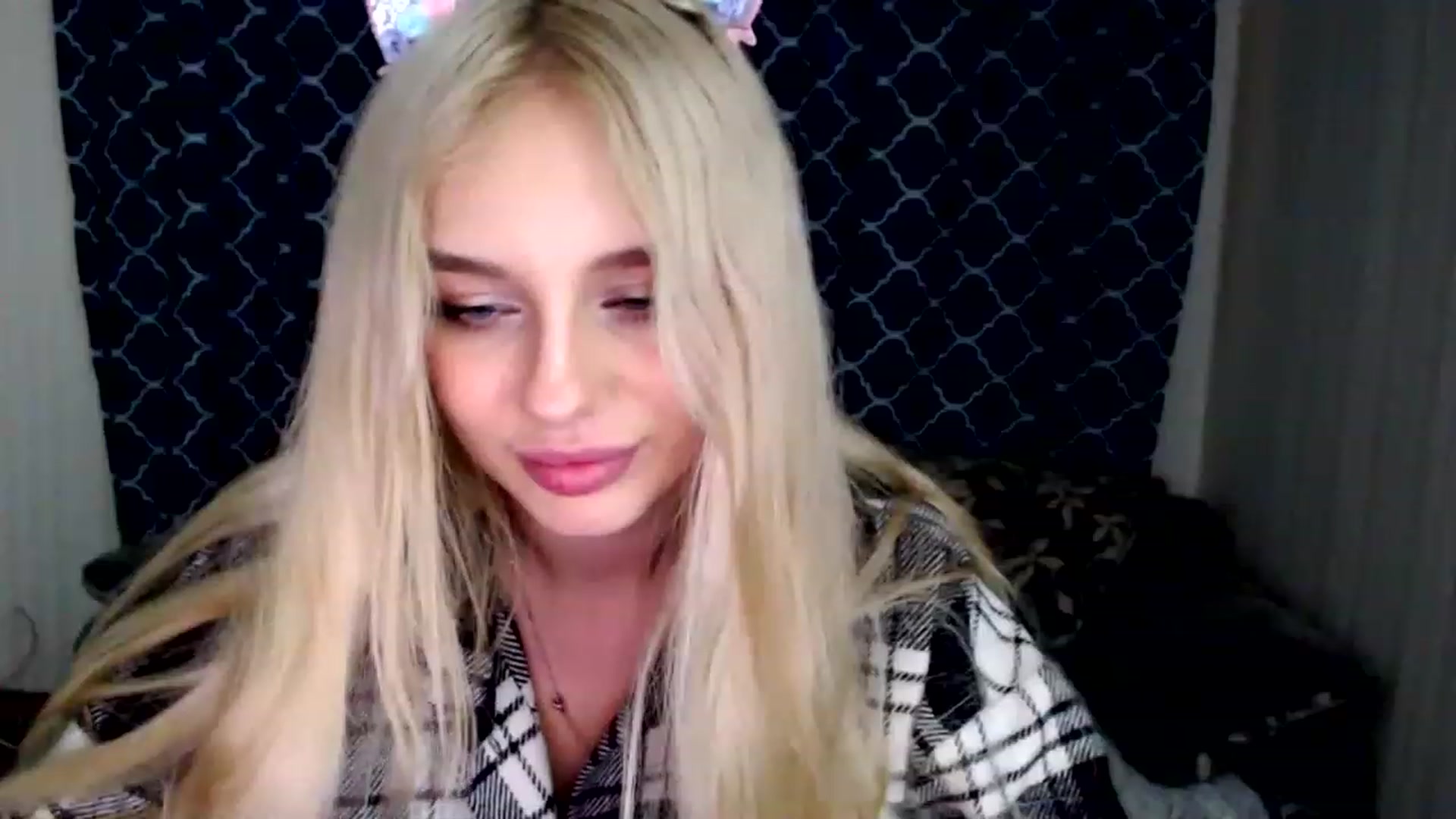 Gallery image thumbnail from Ririma_xo's myfreecams stream on, 12/03/2022, 12:59 image 11 of 20