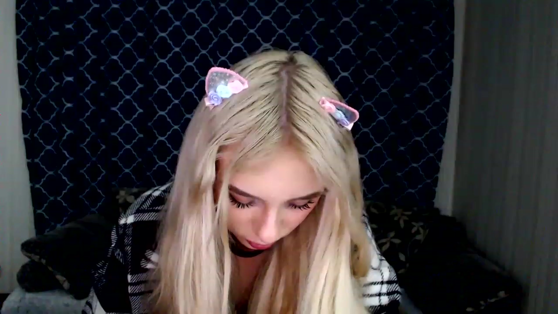 Gallery image thumbnail from Ririma_xo's myfreecams stream on, 12/03/2022, 12:59 image 19 of 20