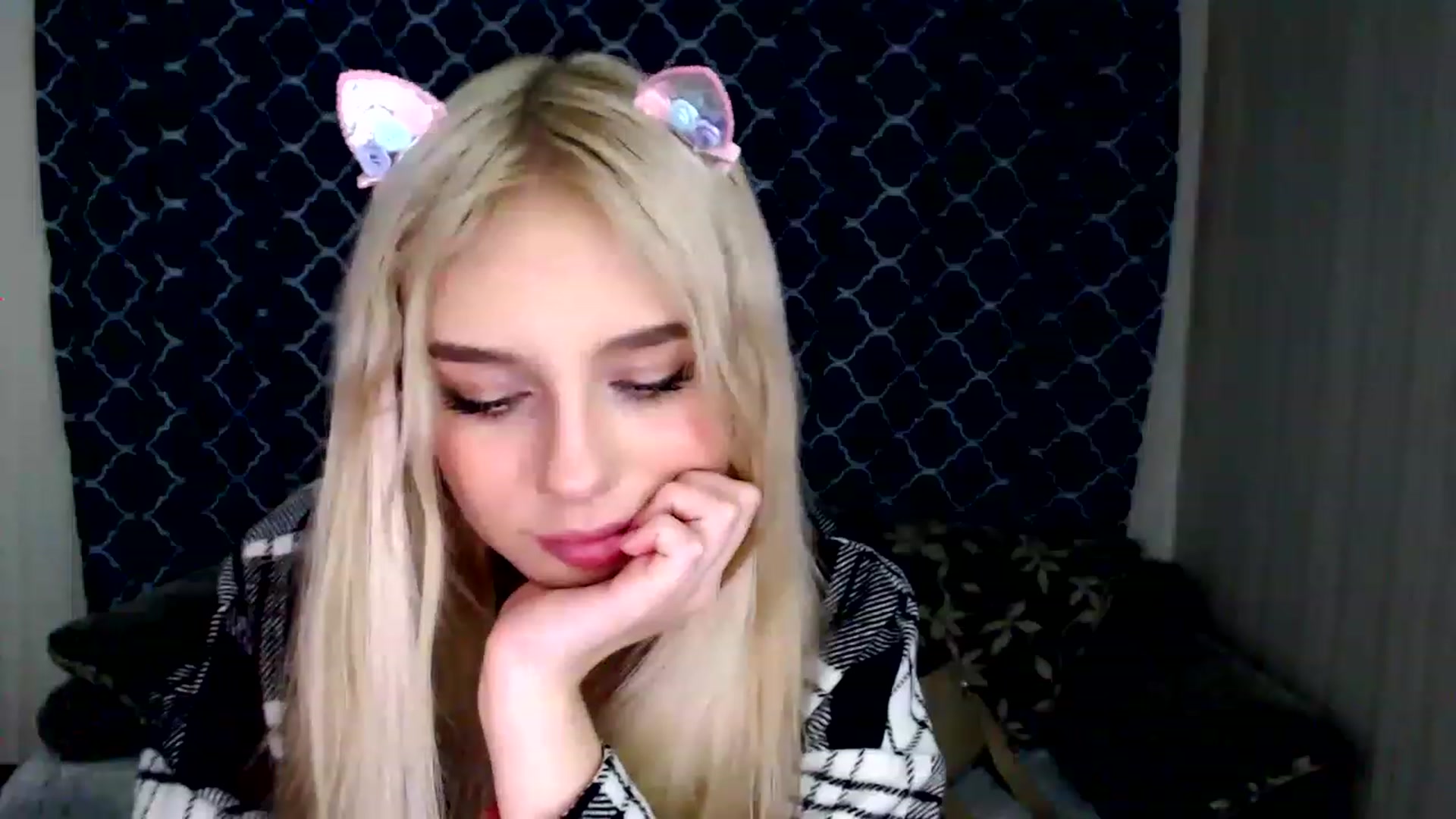 Gallery image thumbnail from Ririma_xo's myfreecams stream on, 12/03/2022, 12:59 image 20 of 20
