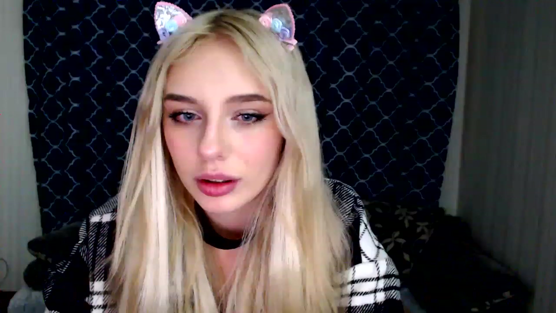Gallery image thumbnail from Ririma_xo's myfreecams stream on, 12/03/2022, 12:59 image 18 of 20