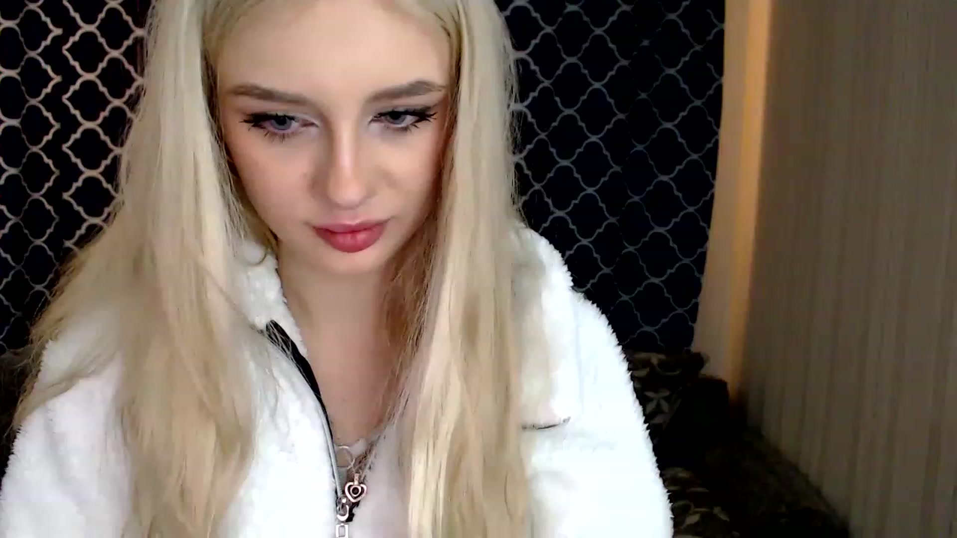 Gallery image thumbnail from Ririma_xo's myfreecams stream on, 12/06/2022, 08:16 image 20 of 20