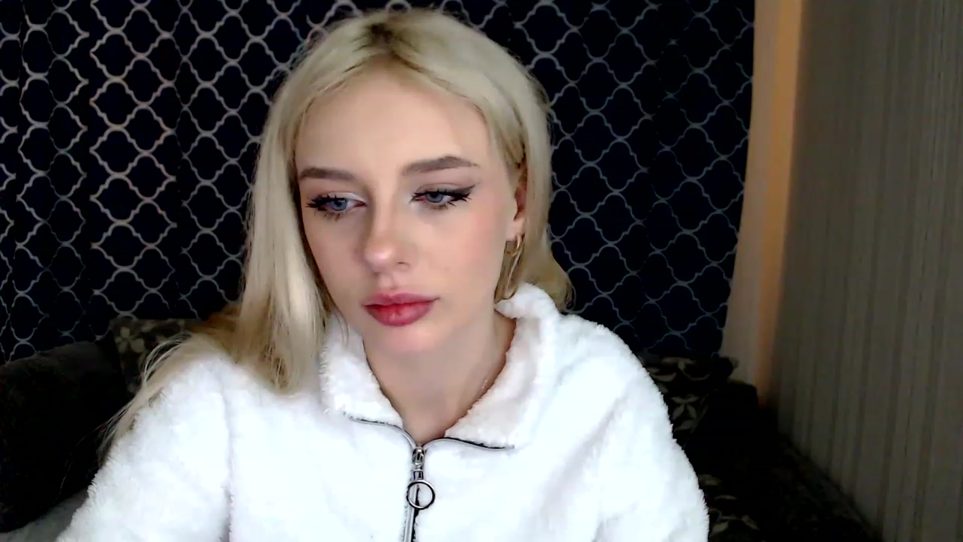 Gallery image thumbnail from Ririma_xo's myfreecams stream on, 12/06/2022, 08:16 image 1 of 20