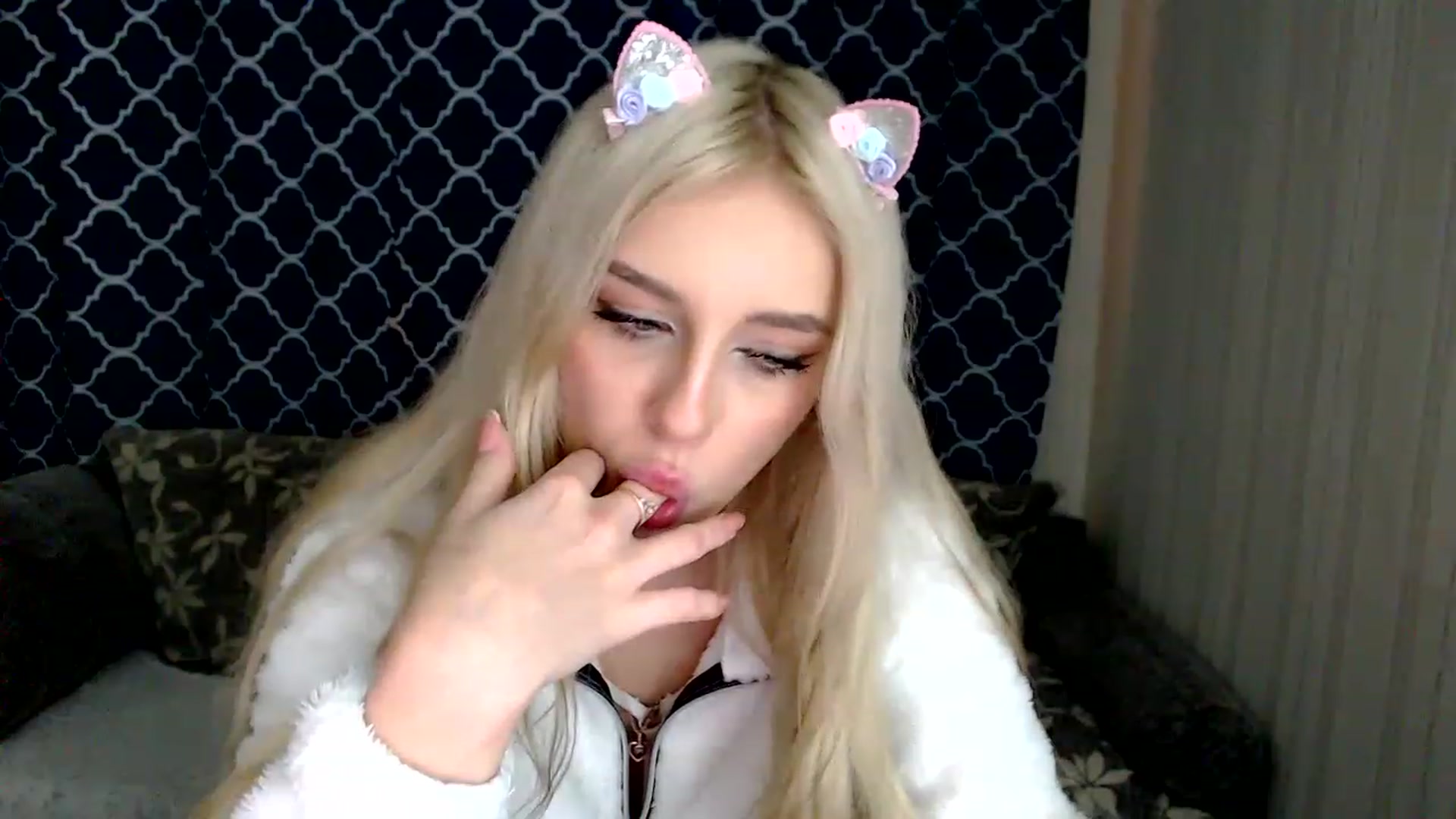 Gallery image thumbnail from Ririma_xo's myfreecams stream on, 12/06/2022, 09:54 image 19 of 20