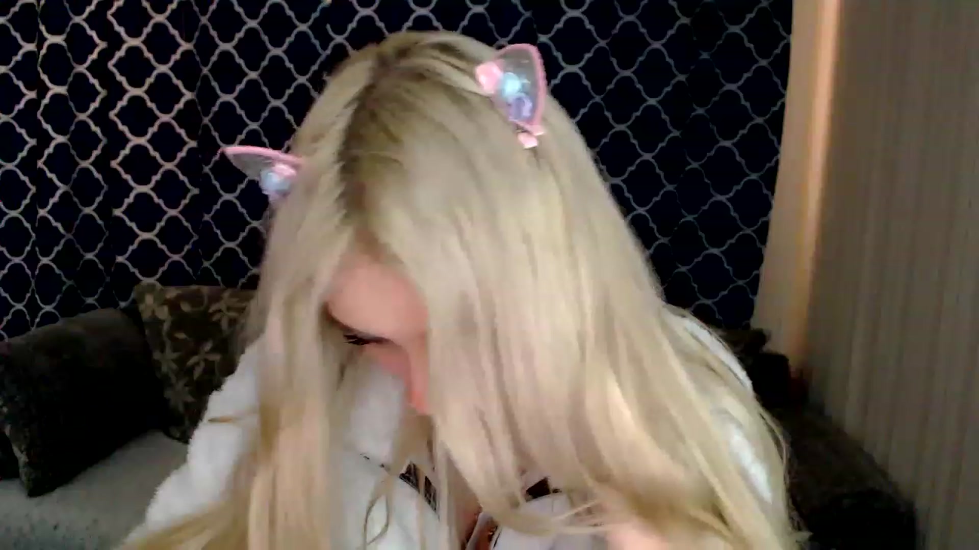 Gallery image thumbnail from Ririma_xo's myfreecams stream on, 12/06/2022, 09:54 image 2 of 20