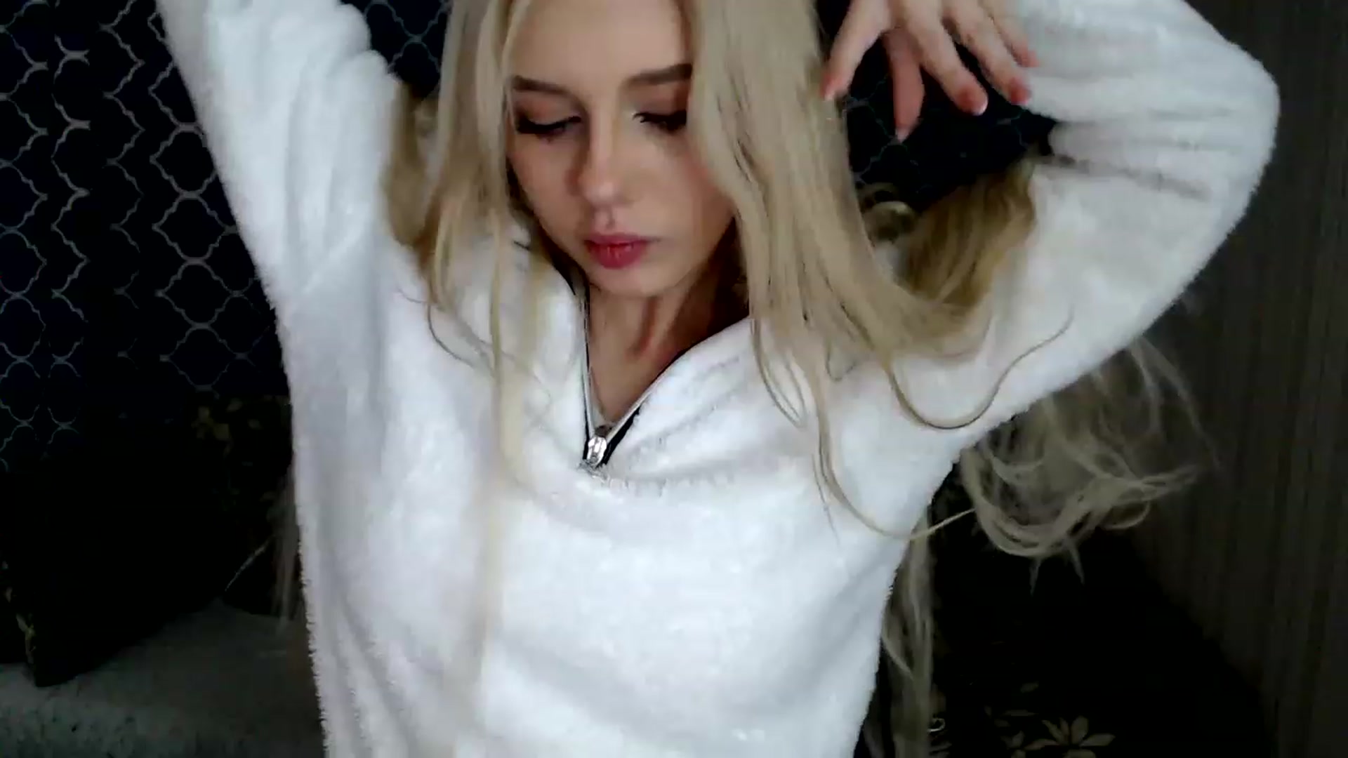 Gallery image thumbnail from Ririma_xo's myfreecams stream on, 12/06/2022, 09:54 image 5 of 20