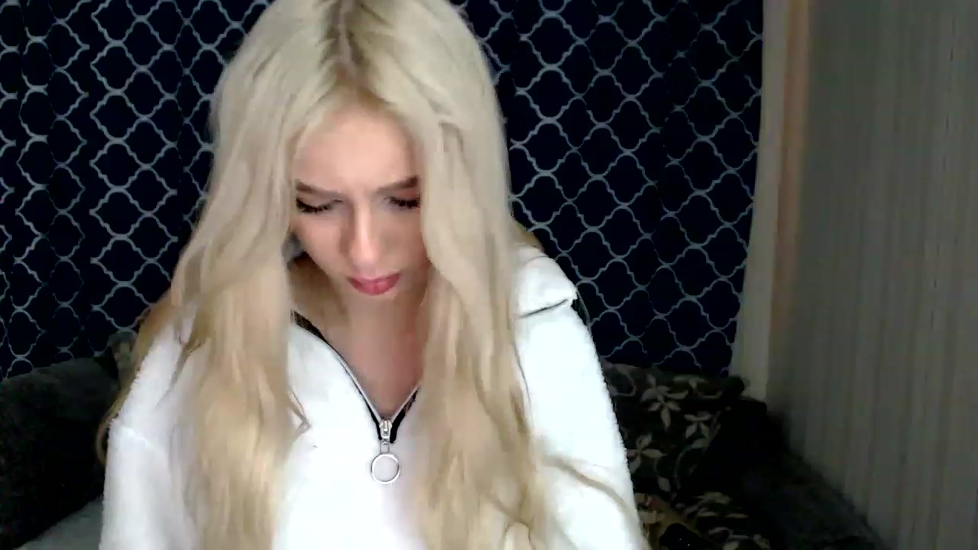 Gallery image thumbnail from Ririma_xo's myfreecams stream on, 12/06/2022, 09:54 image 10 of 20