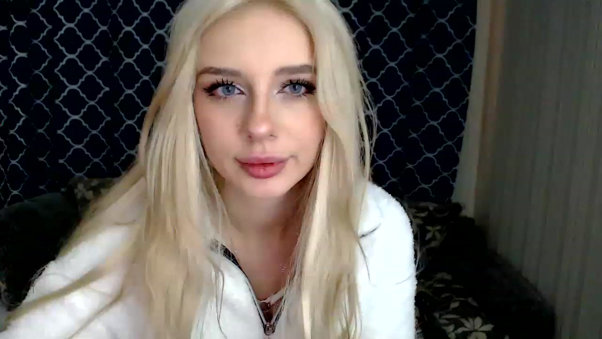 Gallery image thumbnail from Ririma_xo's myfreecams stream on, 12/06/2022, 09:54 image 11 of 20