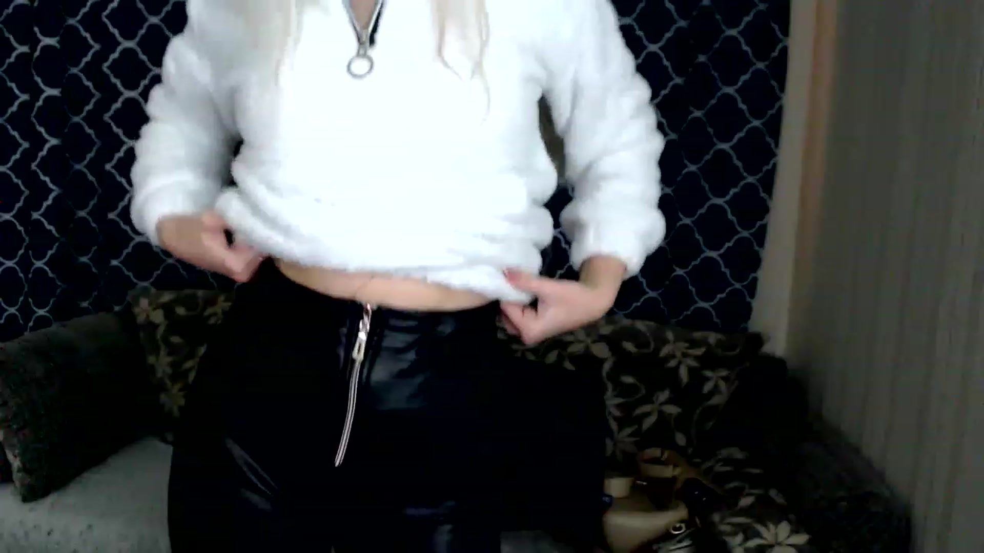 Gallery image thumbnail from Ririma_xo's myfreecams stream on, 12/06/2022, 09:54 image 8 of 20