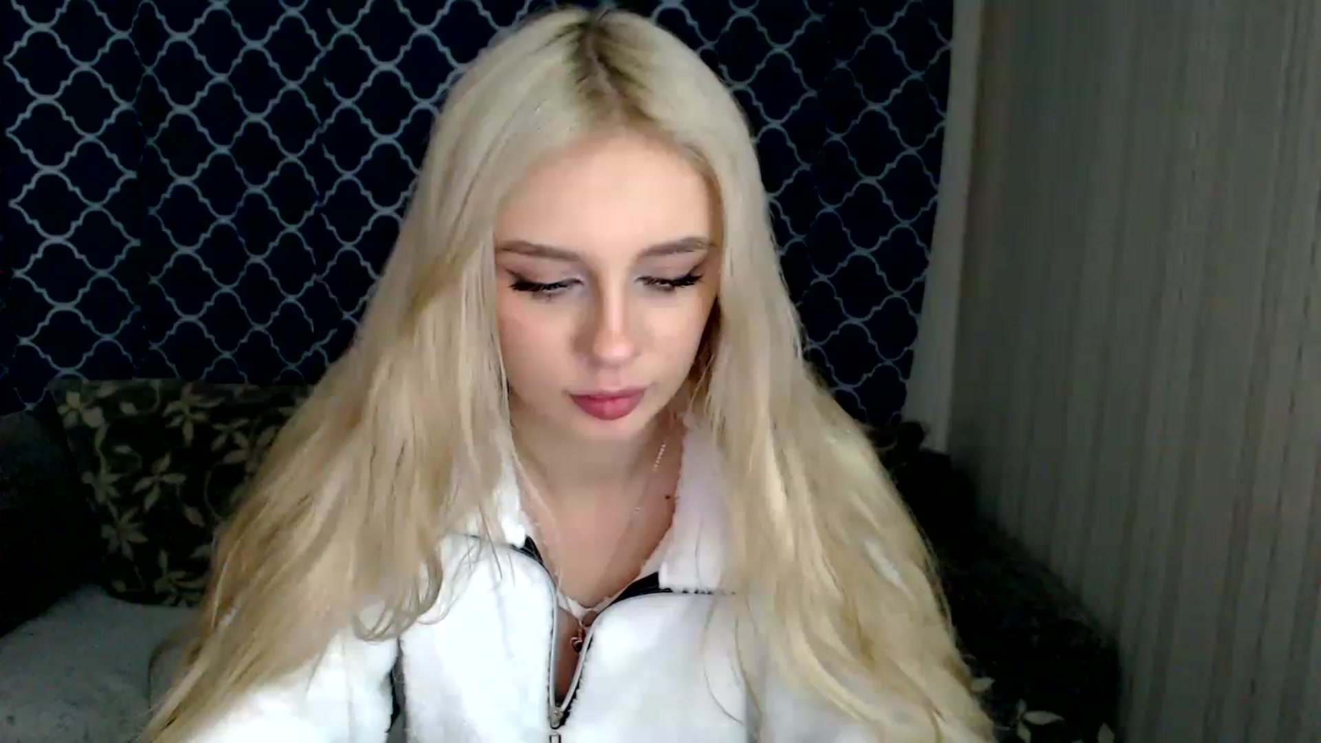 Gallery image thumbnail from Ririma_xo's myfreecams stream on, 12/06/2022, 12:30 image 7 of 20