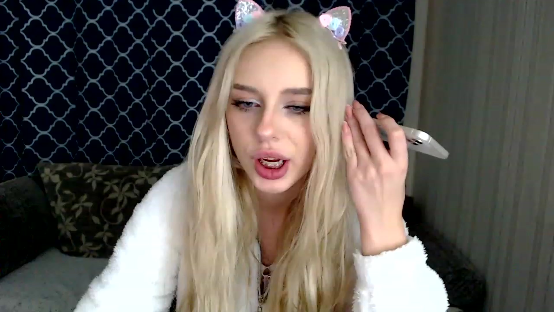 Gallery image thumbnail from Ririma_xo's myfreecams stream on, 12/06/2022, 12:30 image 1 of 20