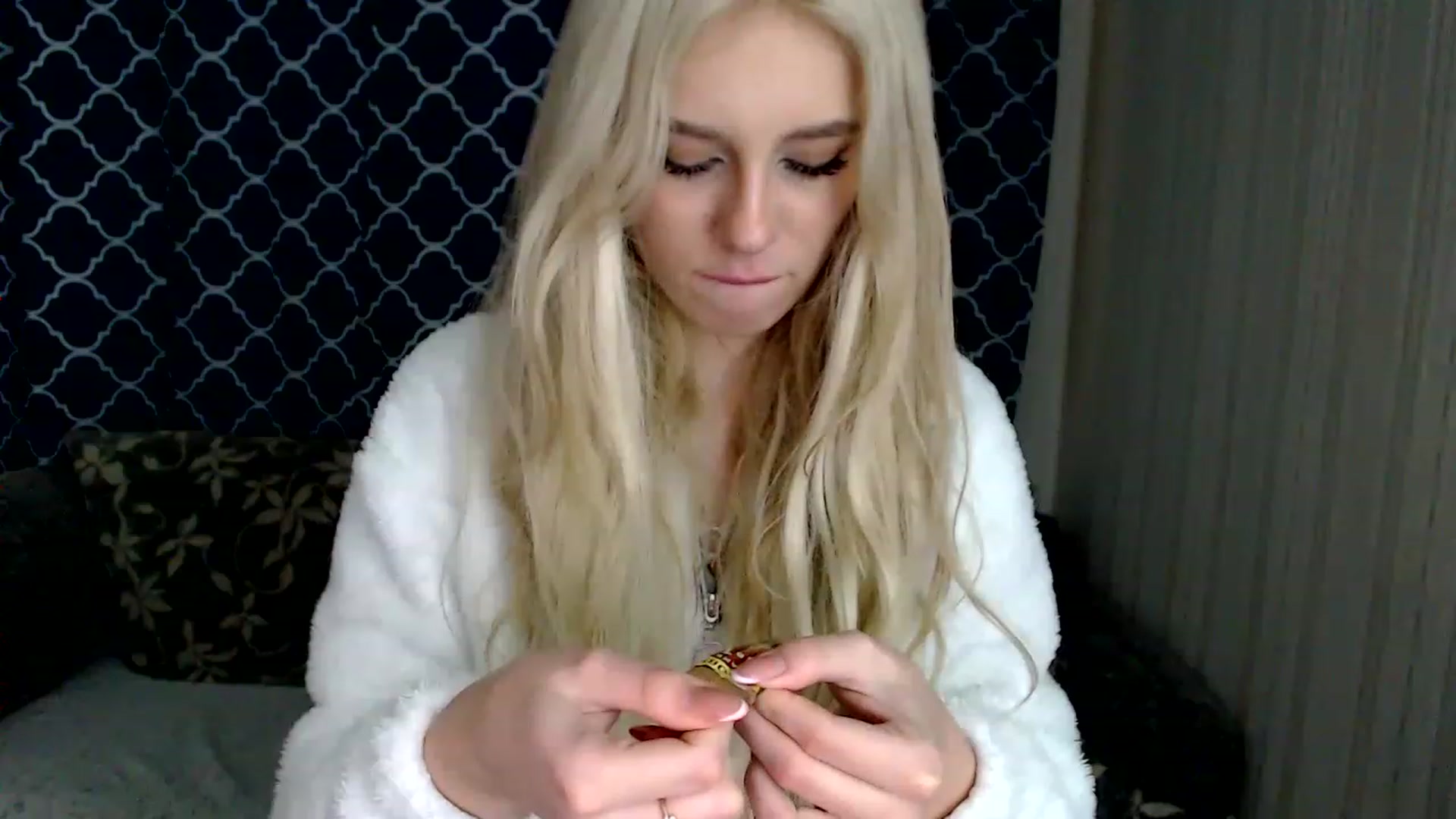 Gallery image thumbnail from Ririma_xo's myfreecams stream on, 12/06/2022, 12:30 image 3 of 20