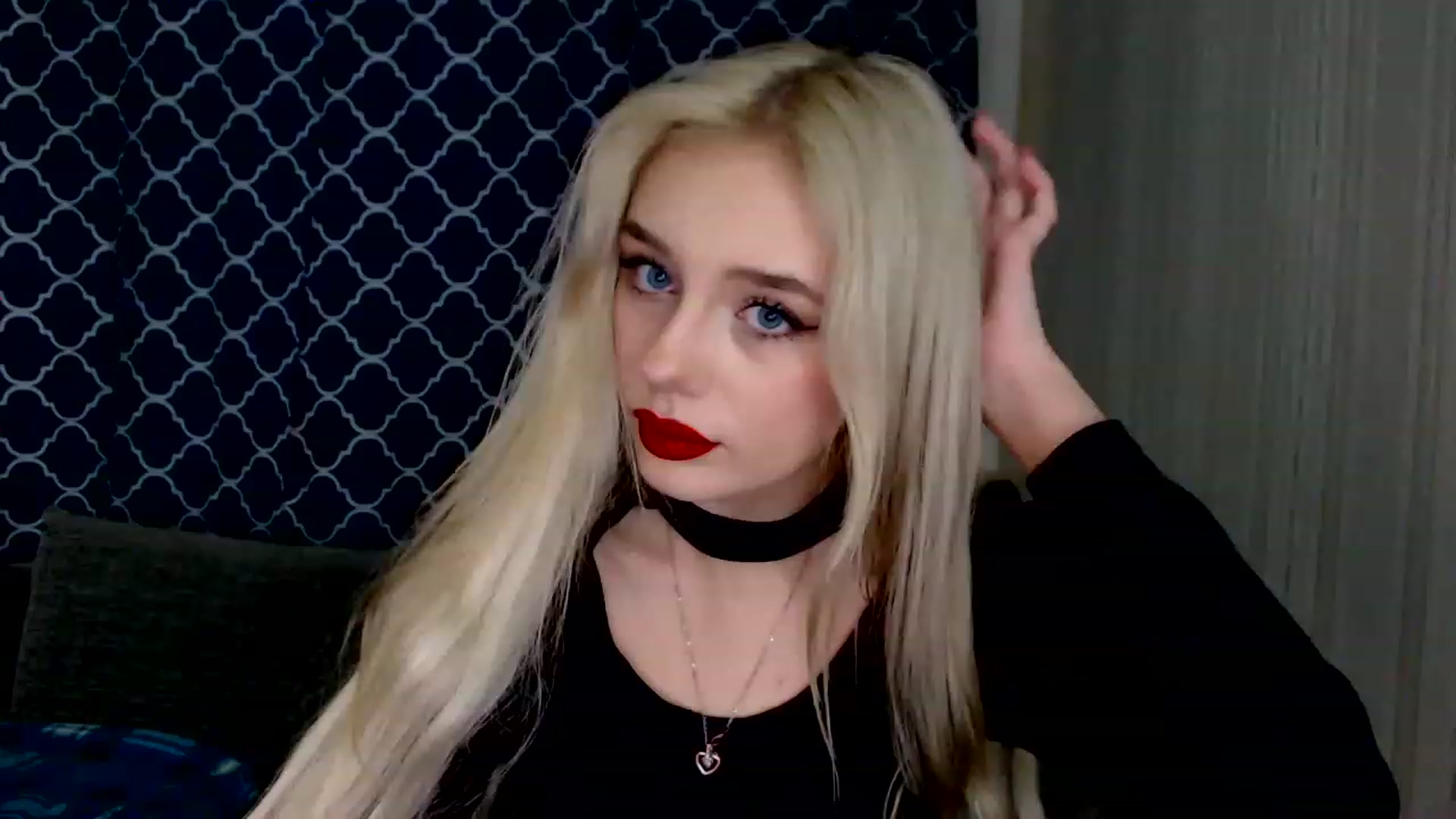Gallery image thumbnail from Ririma_xo's myfreecams stream on, 12/07/2022, 10:59 image 1 of 20