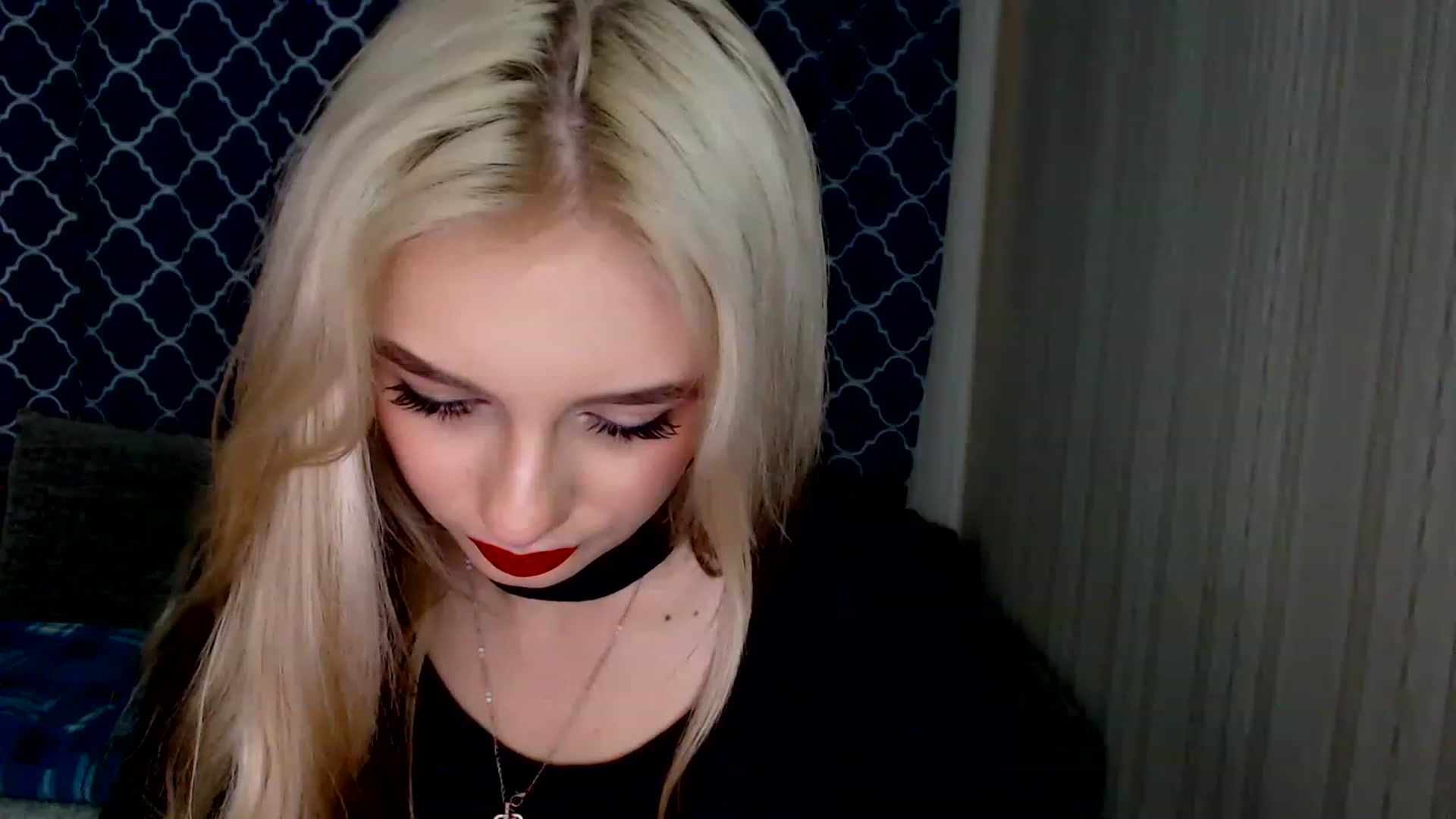Gallery image thumbnail from Ririma_xo's myfreecams stream on, 12/07/2022, 10:59 image 15 of 20