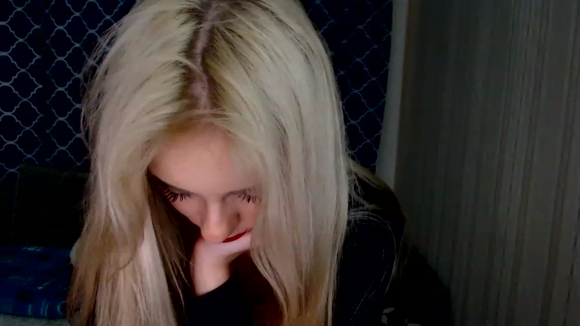 Gallery image thumbnail from Ririma_xo's myfreecams stream on, 12/07/2022, 10:59 image 7 of 20